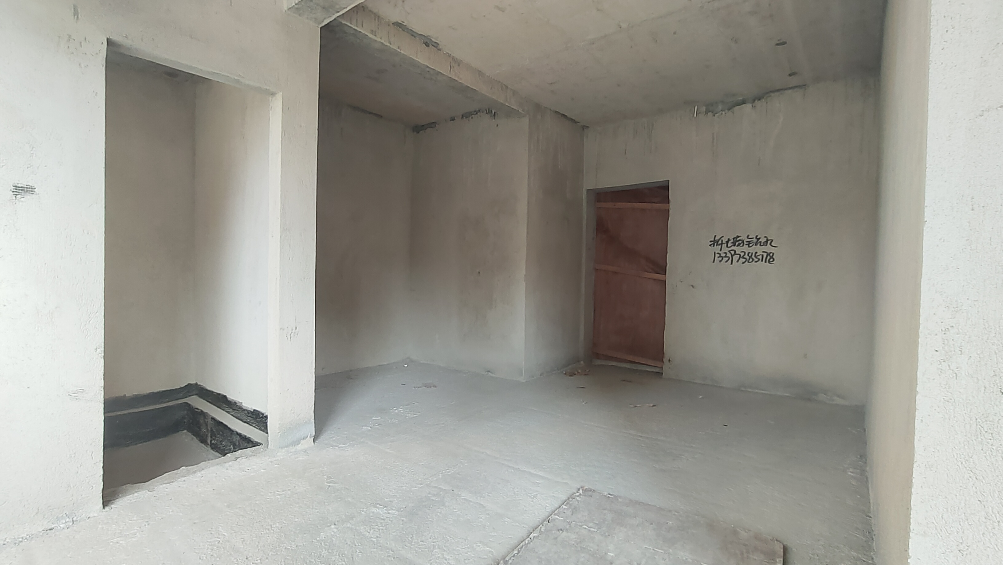 云泰天麓 1室0厅0卫 85.0万 云泰天麓 1室0厅0卫 85.0万卧室