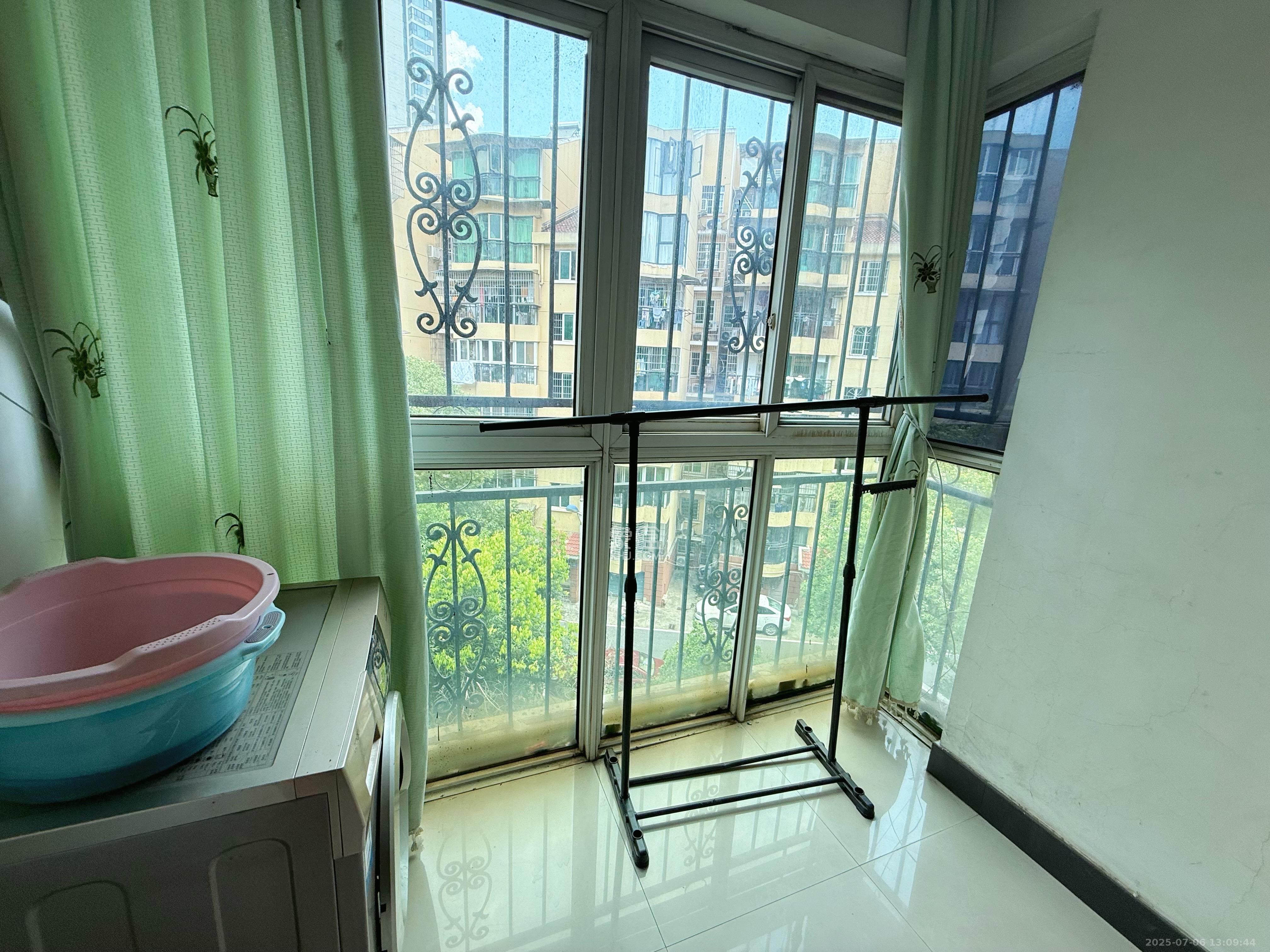 恩瑞麓山名园（龙王港小区）  3室2厅1卫    2400.0元/月室内图