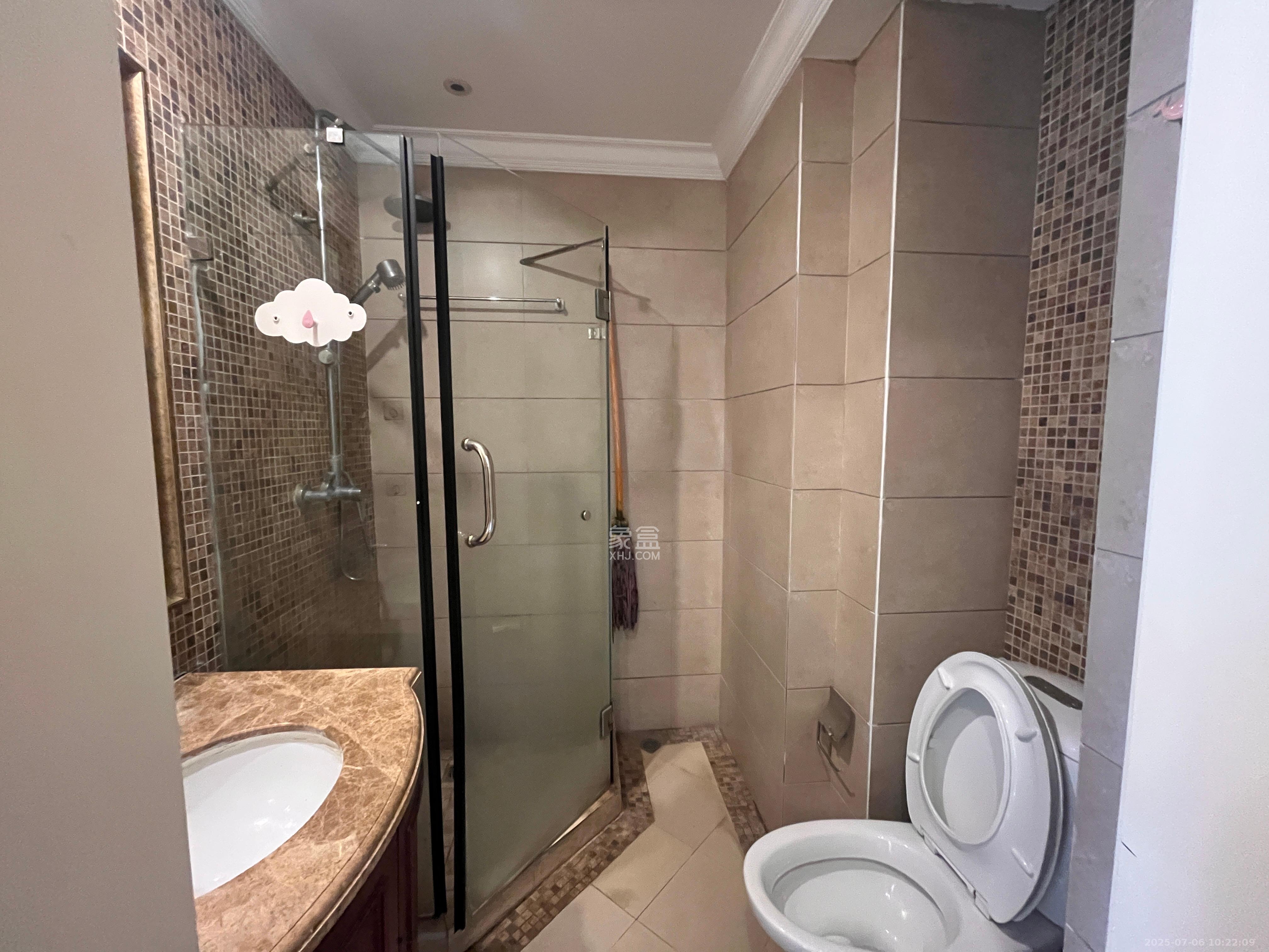 郡原广场 1室1厅1卫 2000.0元/月 郡原广场 1室1厅1卫 2000.0元/月室内图