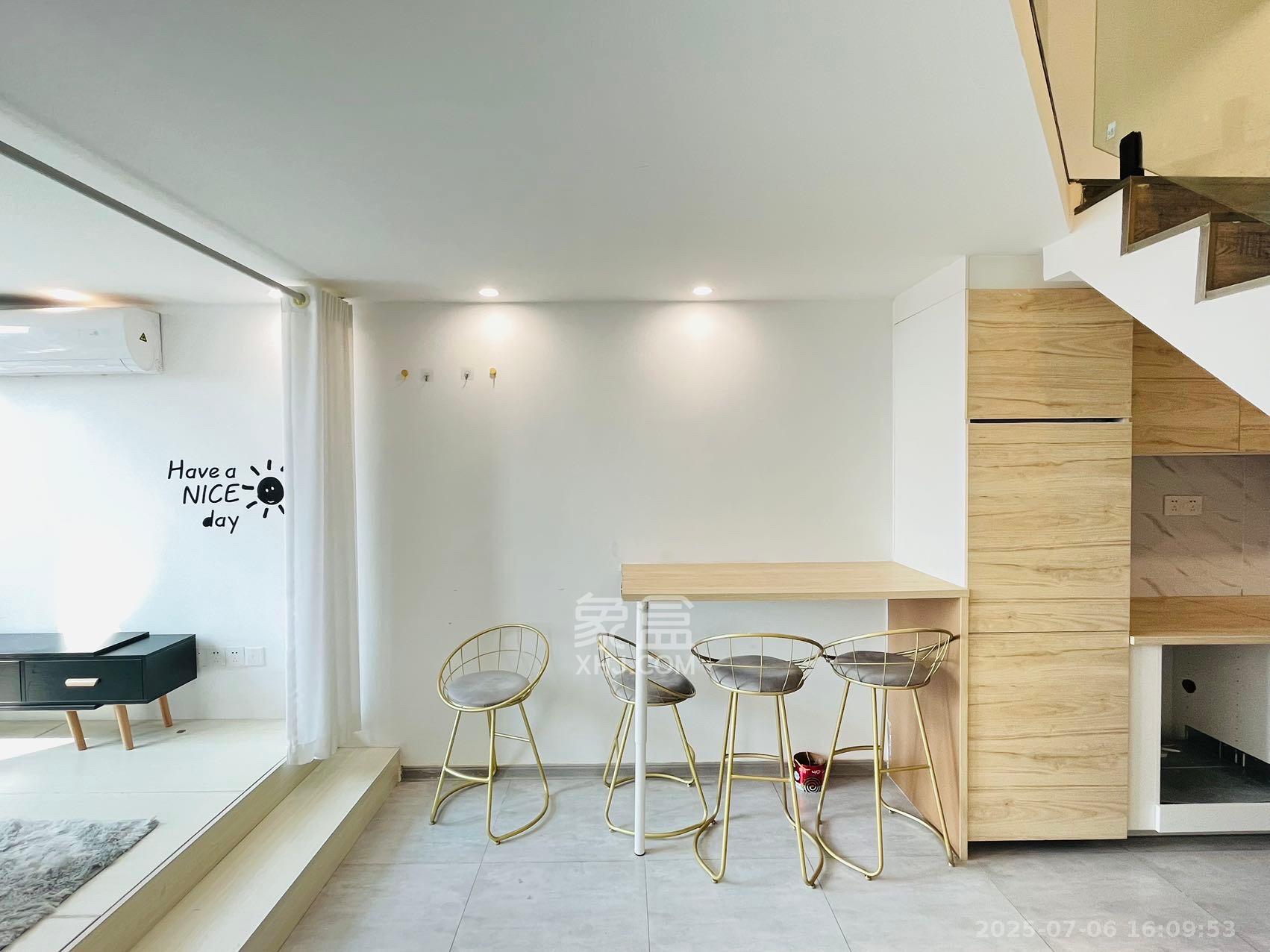 裕天国际商汇中心 3室1厅1卫 1900.0元/月 裕天国际商汇中心 3室1厅1卫 1900.0元/月室内图