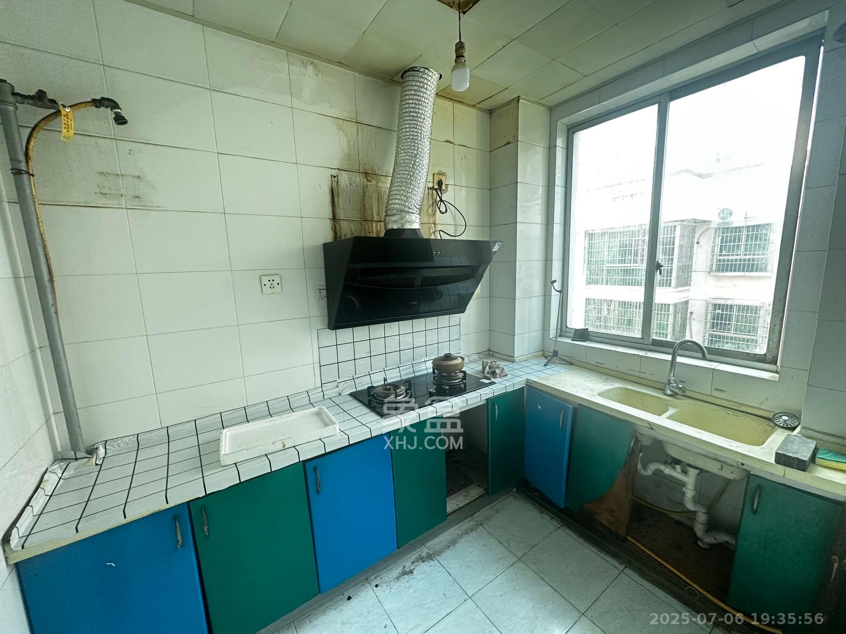 中南汽车世界 2室1厅1卫 900.0元/月 中南汽车世界 2室1厅1卫 900.0元/月室内图