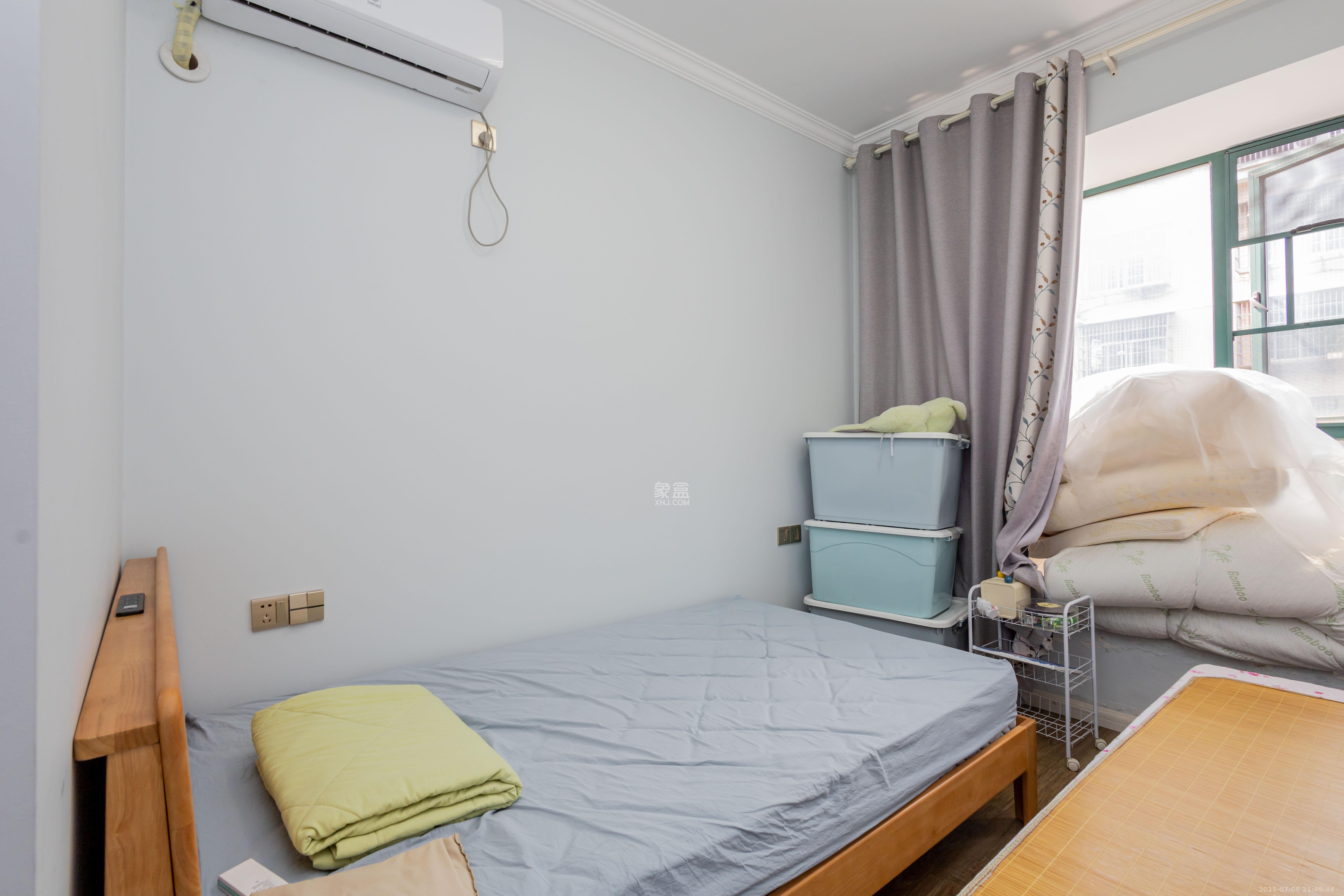 华天LOHO小镇  3室2厅1卫    75.0万卧室