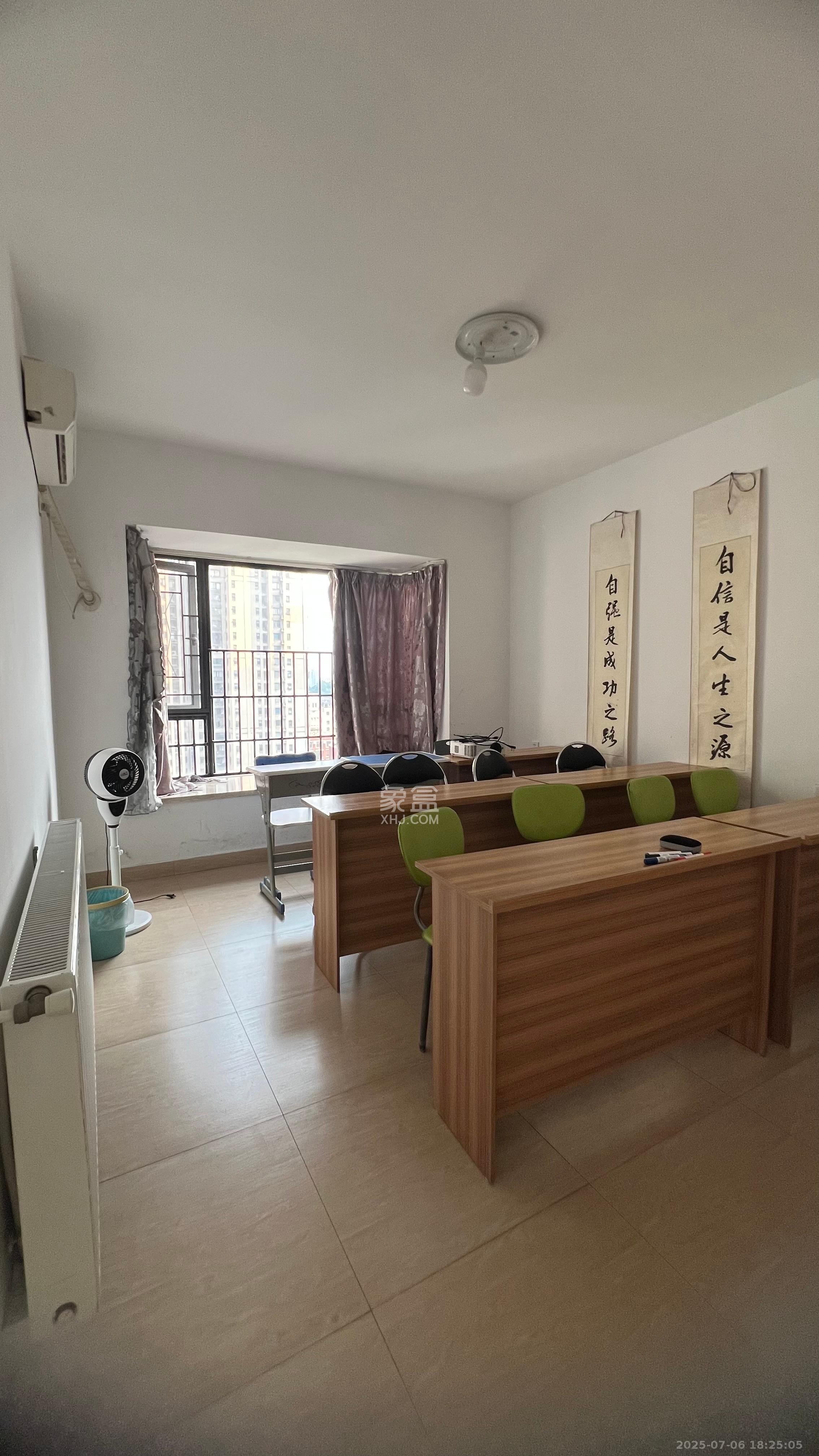 钰龙天下一期  4室2厅2卫   2800.00元/月室内图