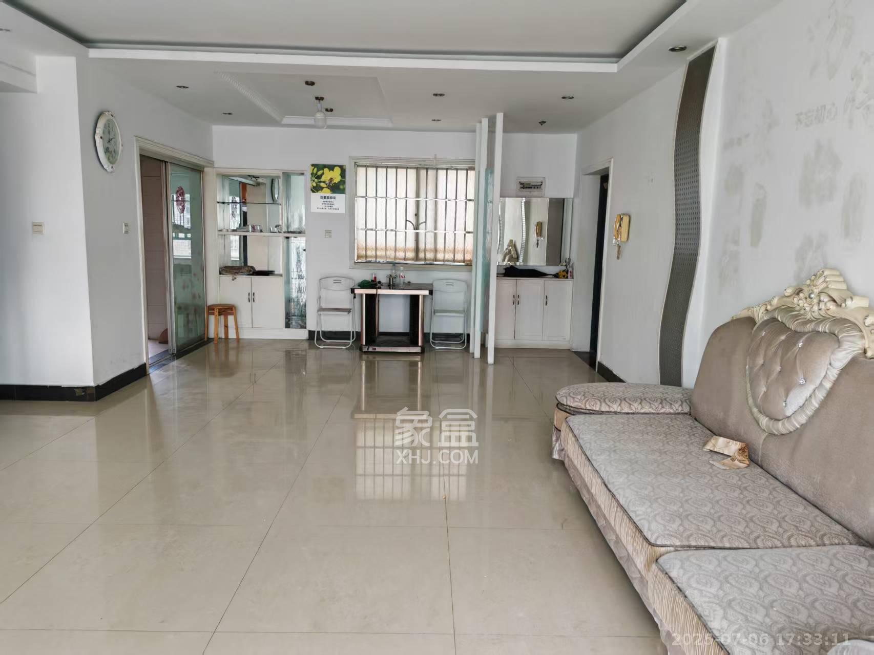 景秀江山 3室2厅2卫 3300.0元/月 景秀江山 3室2厅2卫 3300.0元/月室内图