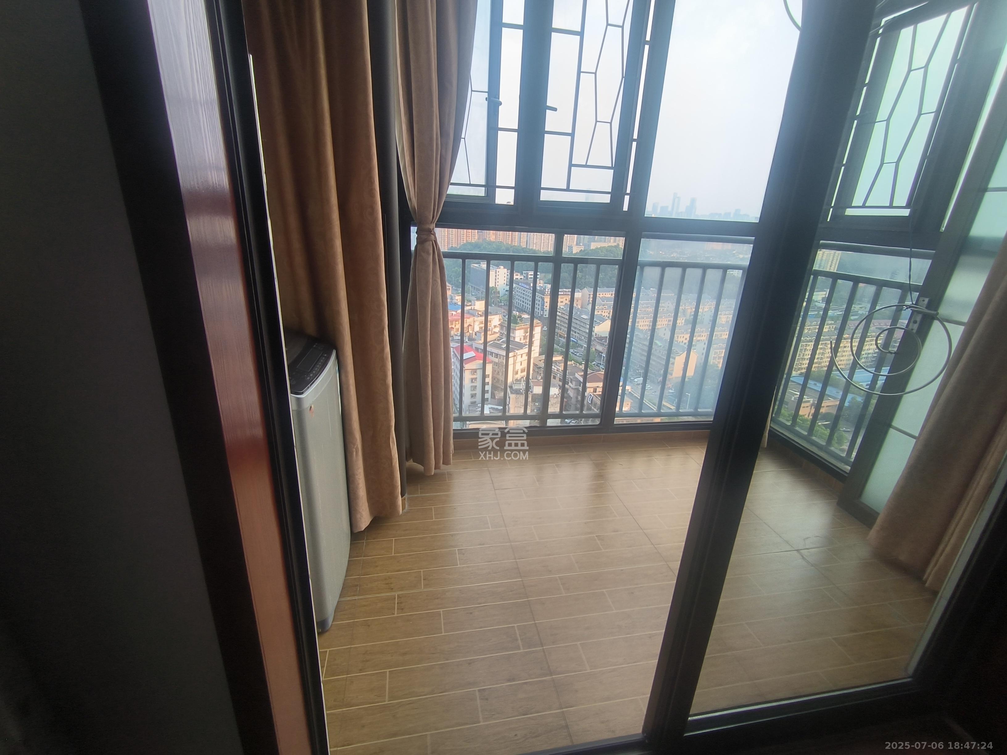 南枫时光  3室2厅1卫   2800.00元/月室内图