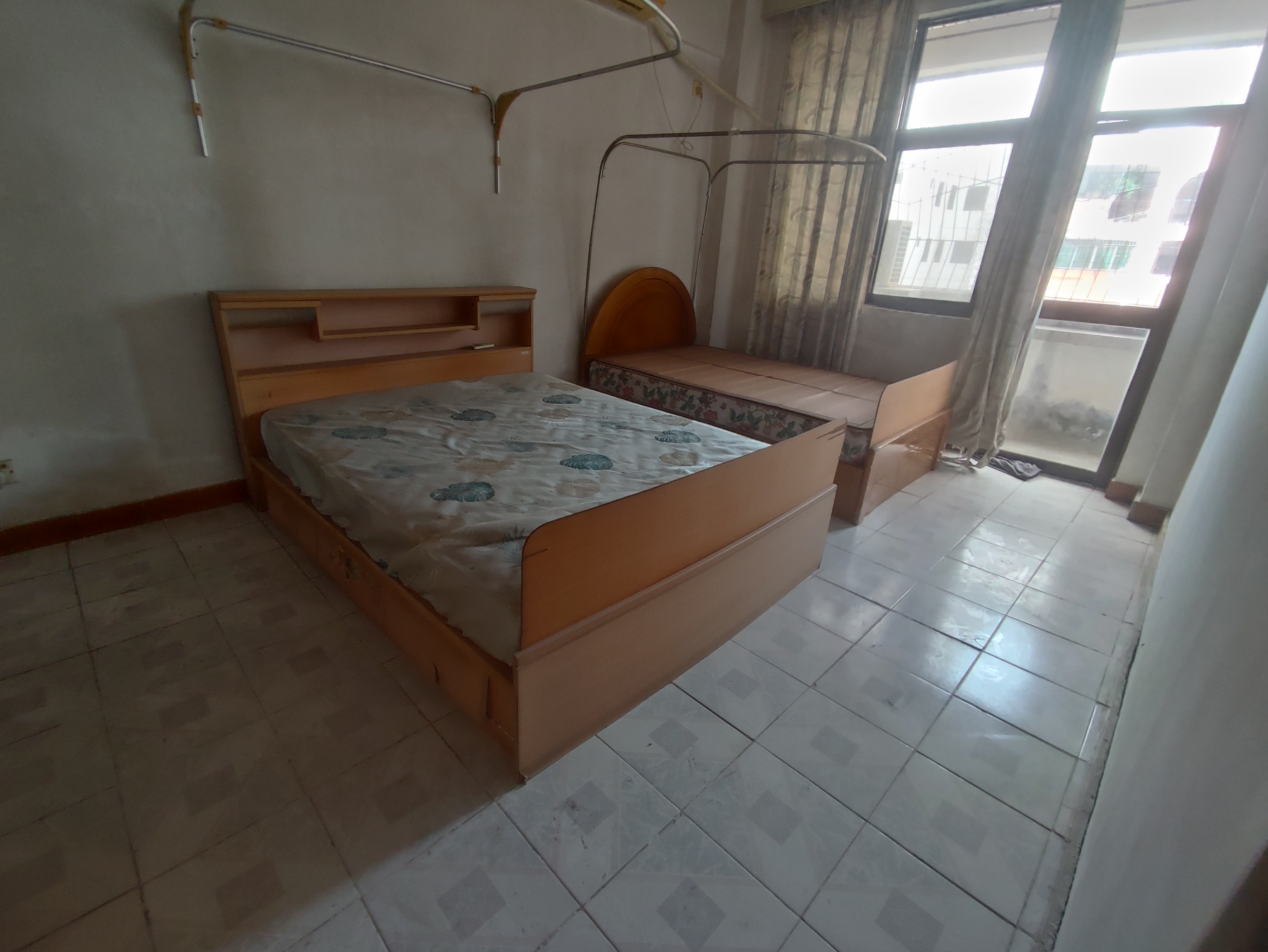 龙华区人民法院宿舍 3室2厅1卫 2200.0元/月 龙华区人民法院宿舍 3室2厅1卫 2200.0元/月室内图