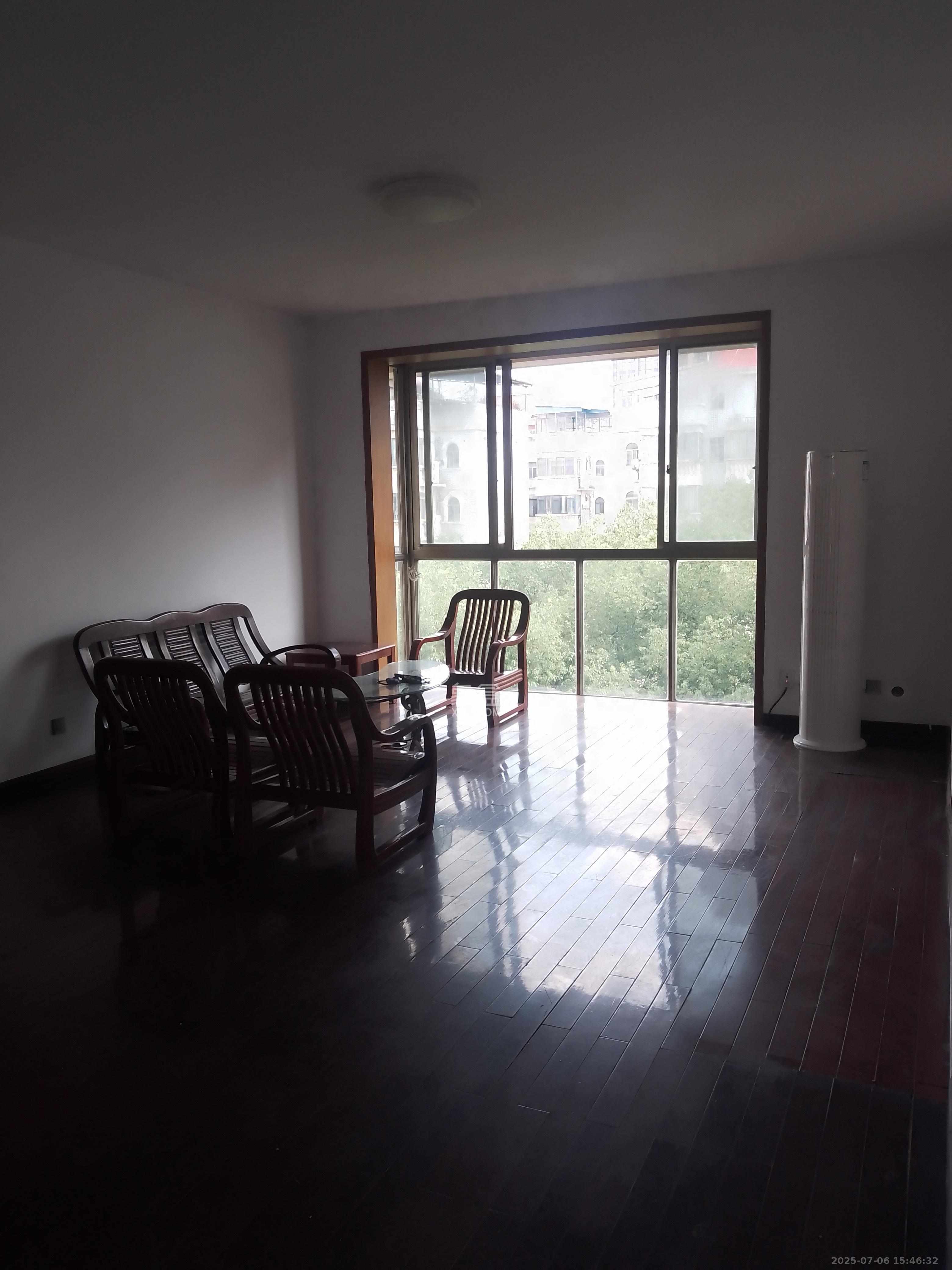 白沙家园(白沙欣苑) 4室1厅1卫 3500.0元/月 白沙家园(白沙欣苑) 4室1厅1卫 3500.0元/月室内图