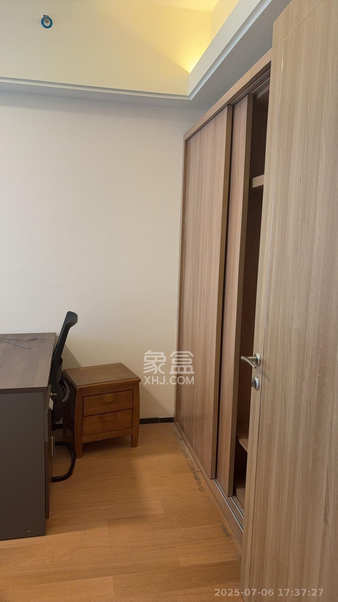 恒大国际广场  1室1厅1卫    2000.0元/月 恒大国际广场  1室1厅1卫    2000.0元/月