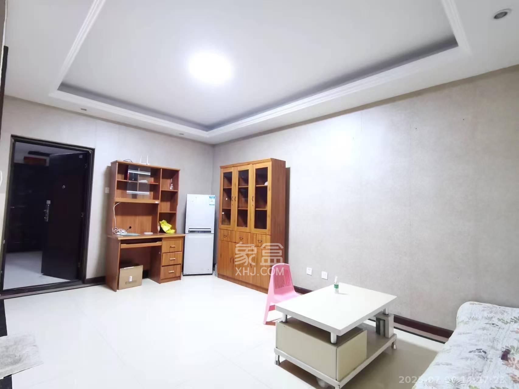 郡原居里  1室1厅1卫   1400.00元/月室内图