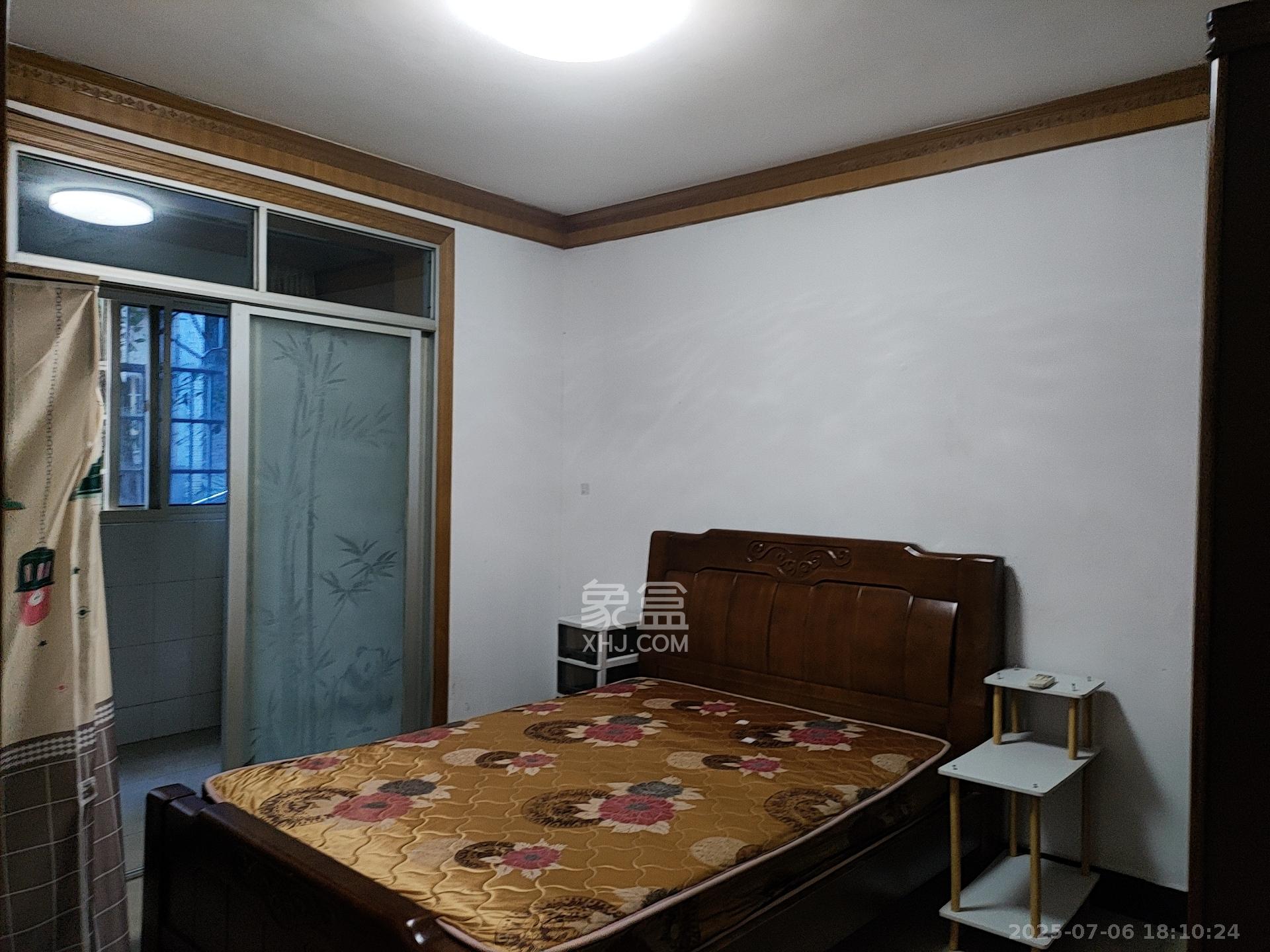 杏花园小区  2室1厅1卫    1600.0元/月室内图