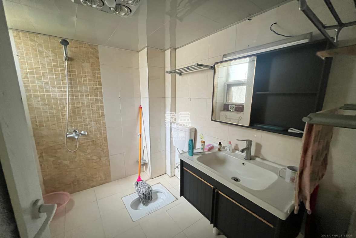 丽星景园  3室2厅1卫    3000.0元/月 丽星景园  3室2厅1卫    3000.0元/月室内图