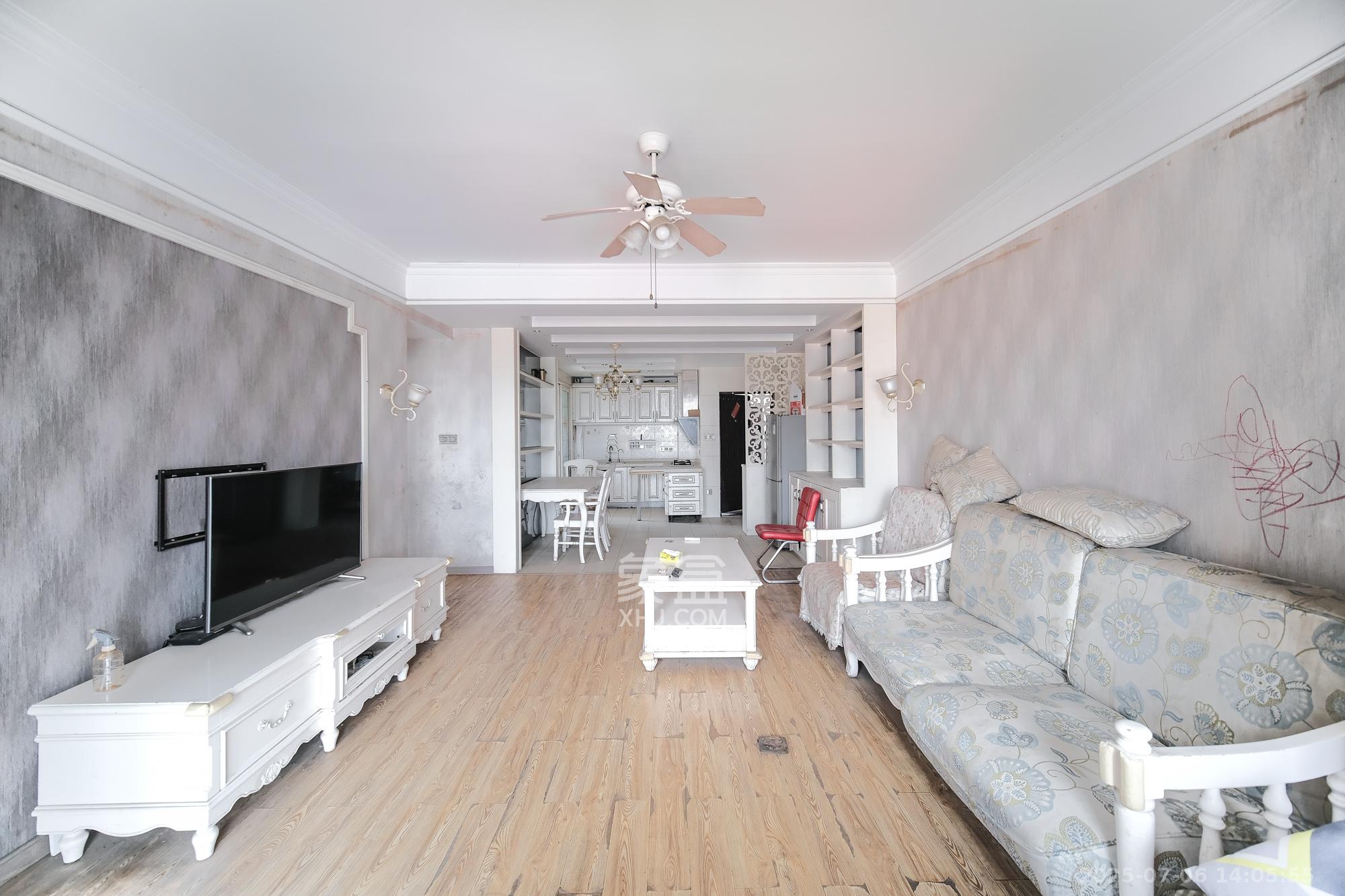 红树湾  2室2厅1卫    48.8万 红树湾  2室2厅1卫    48.8万客厅