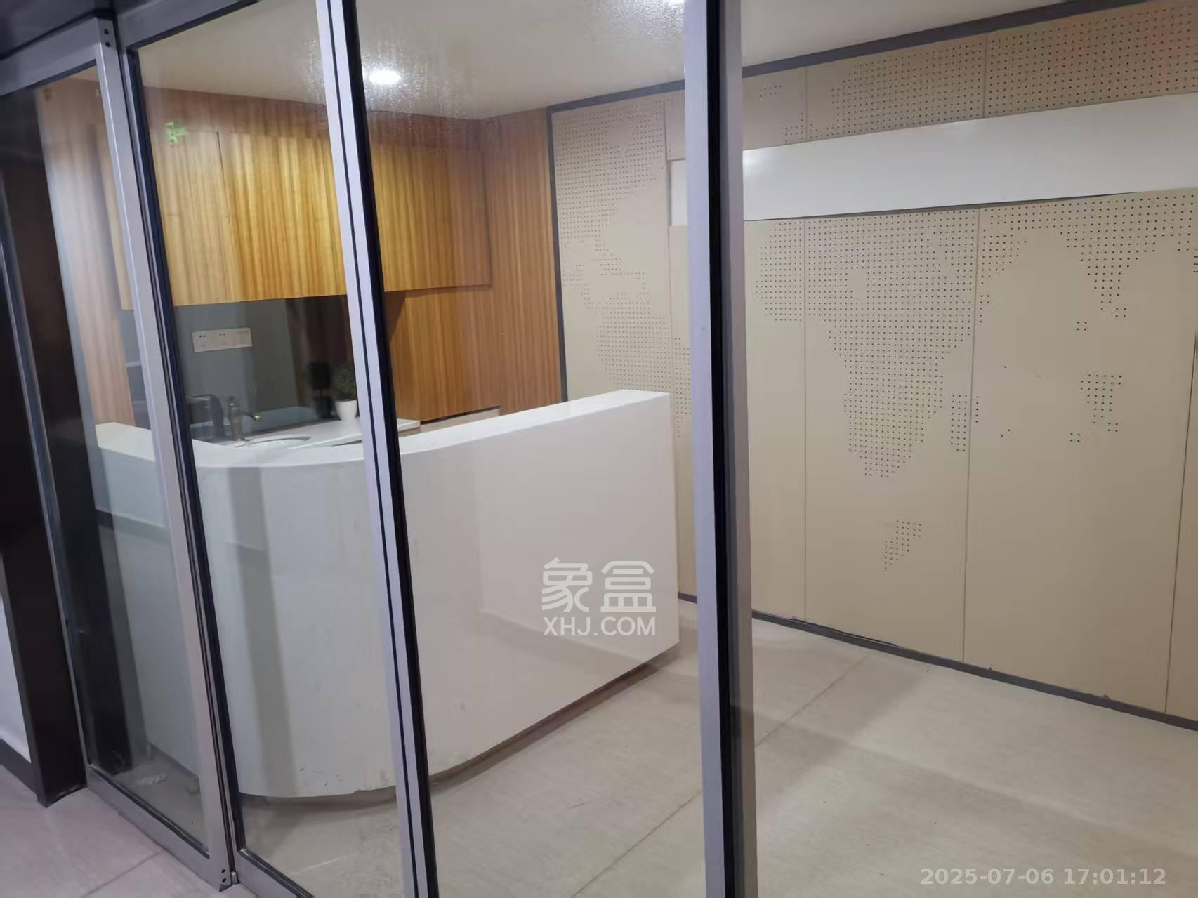 标志大厦  4室1厅1卫   5500.00元/月室内图