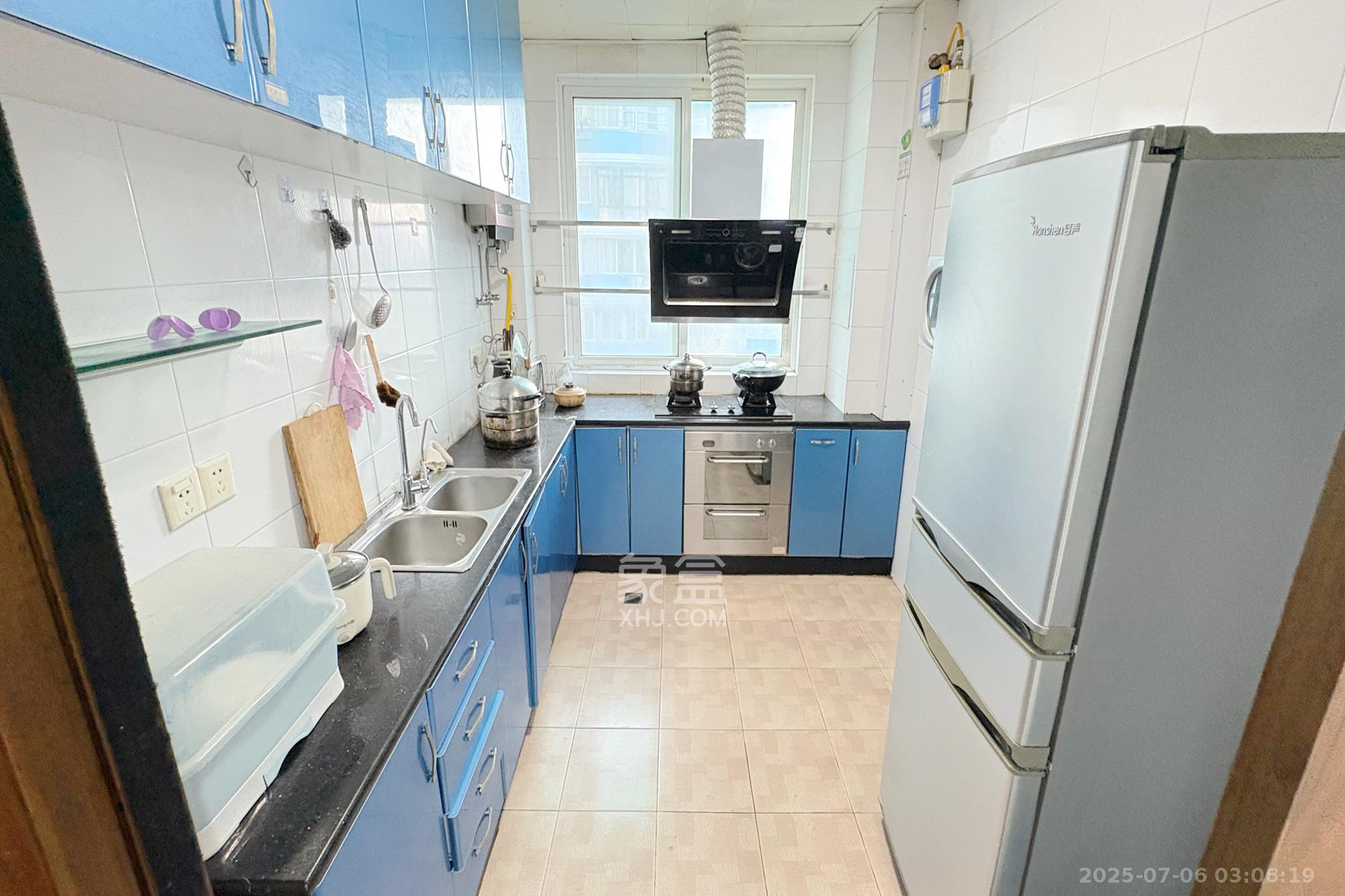 滨湖嘉园(湖滨小区)  4室2厅1卫    108.0万 滨湖嘉园(湖滨小区)  4室2厅1卫    108.0万厨房