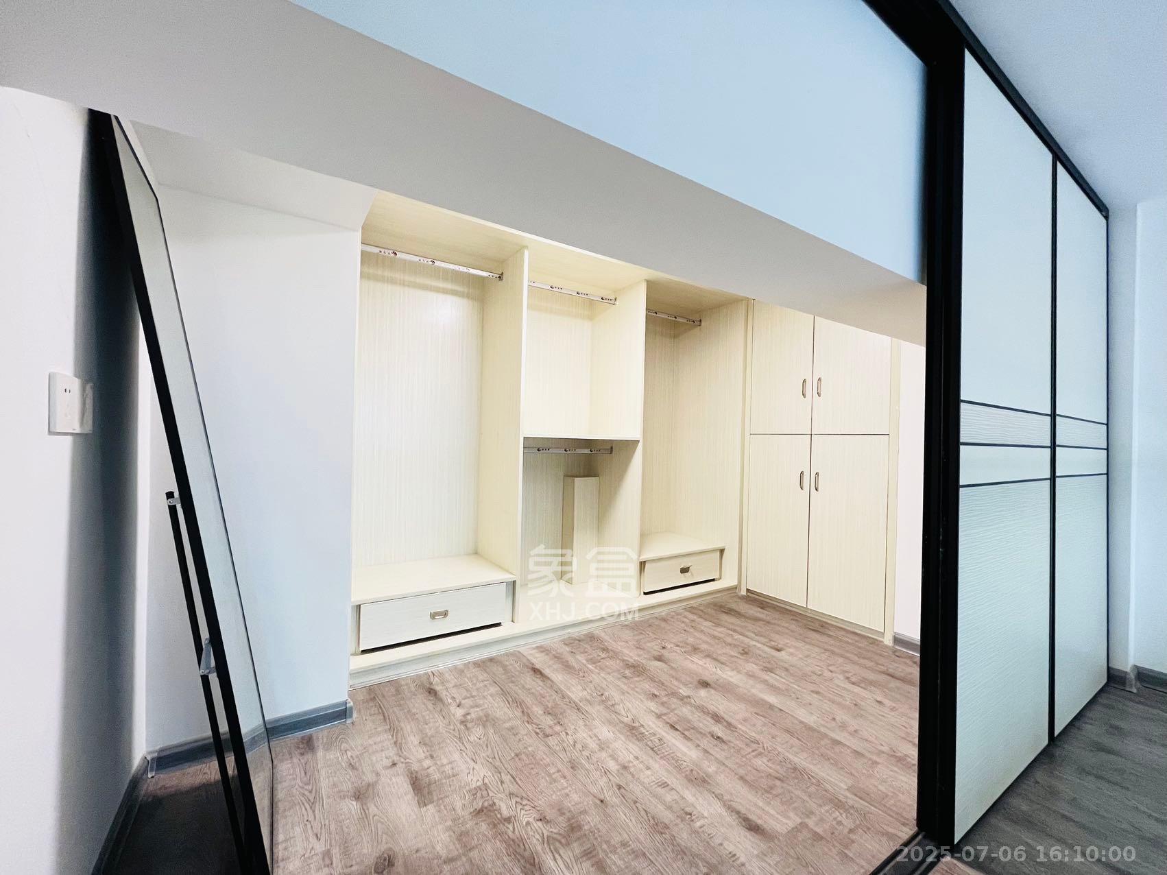 裕天国际商汇中心 3室1厅1卫 1900.0元/月 裕天国际商汇中心 3室1厅1卫 1900.0元/月室内图