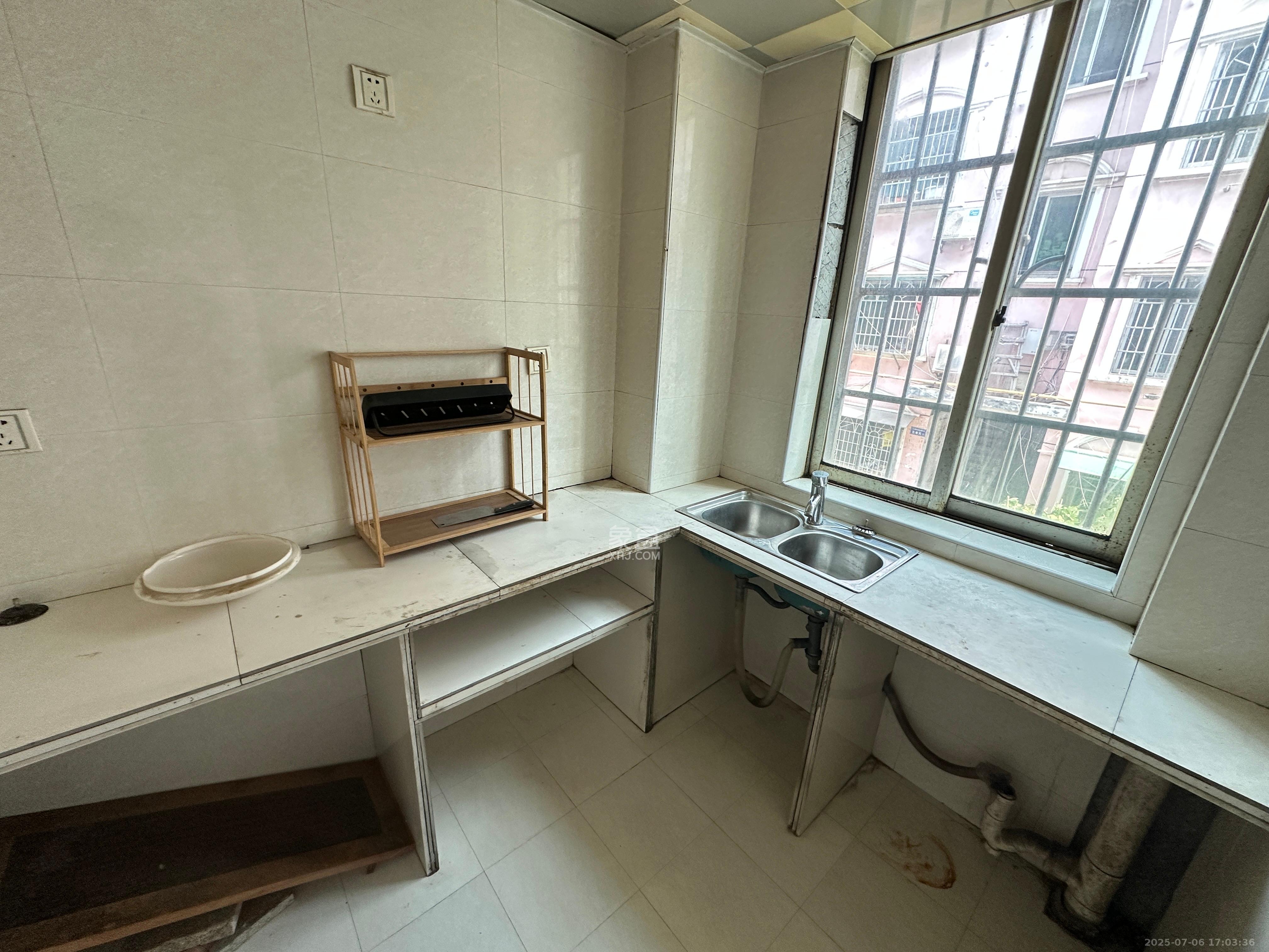 马王堆陶瓷建材新城  3室2厅1卫   1500.00元/月室内图