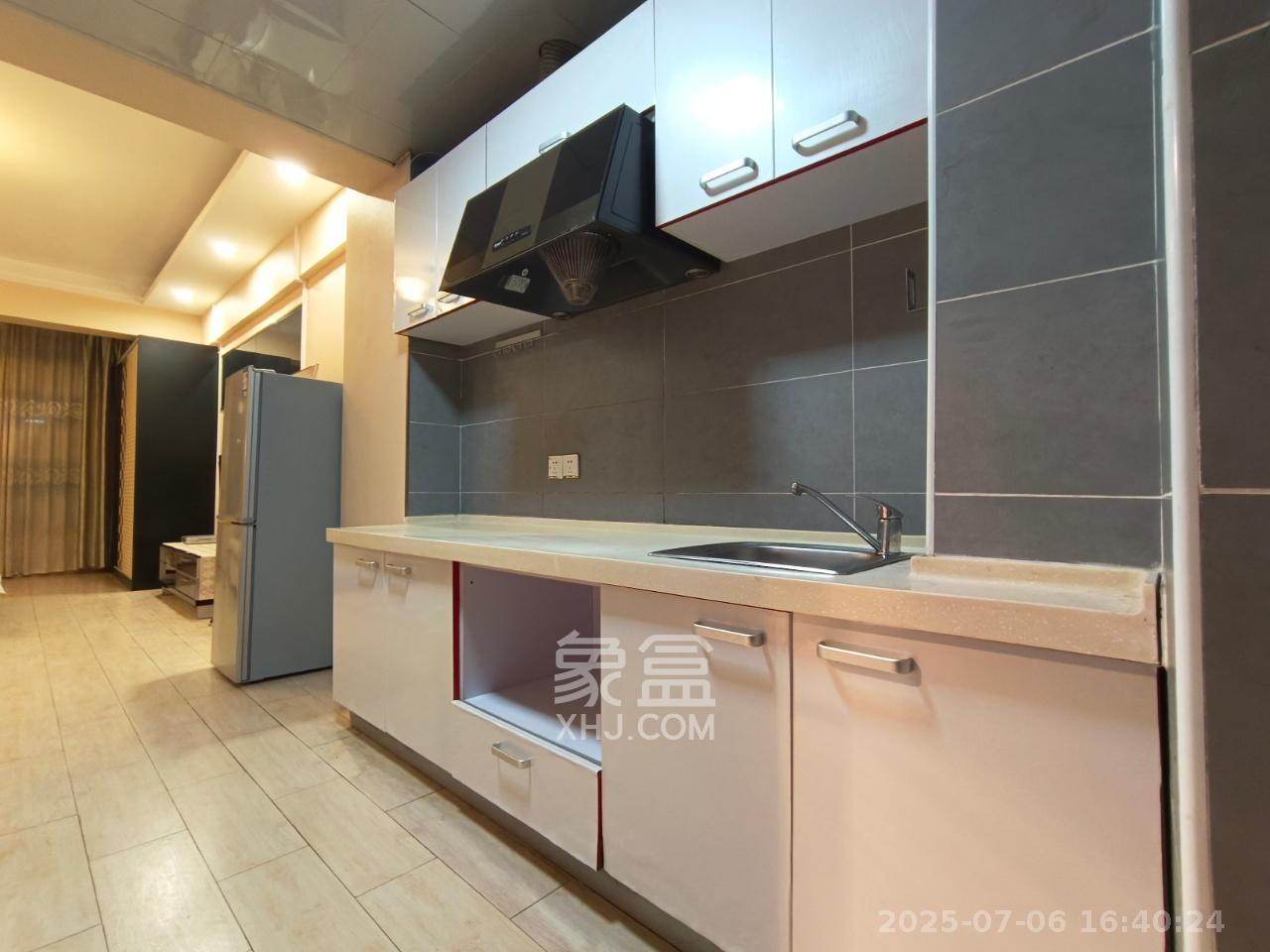 融圣国际 1室1厅1卫 2300.0元/月 融圣国际 1室1厅1卫 2300.0元/月室内图