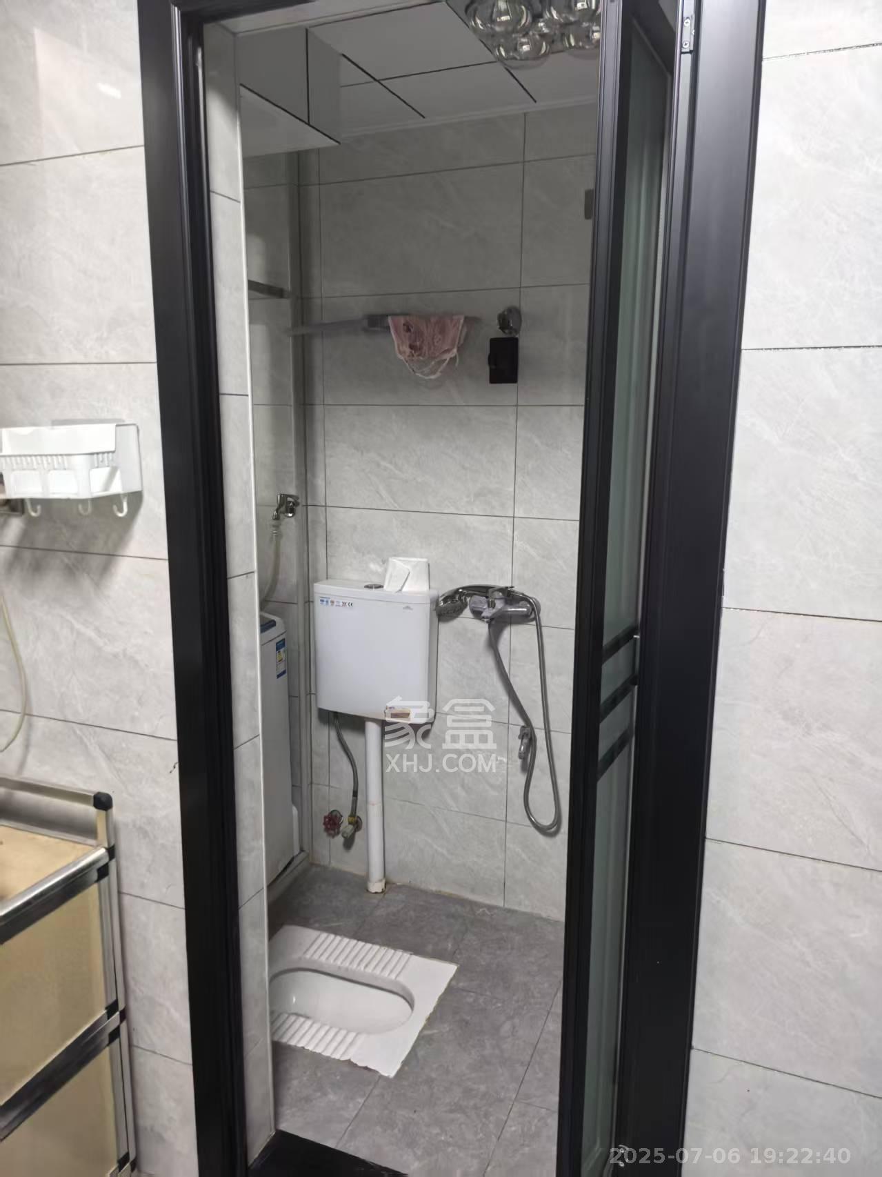 望月湖小区九片  2室2厅1卫   2200.00元/月室内图