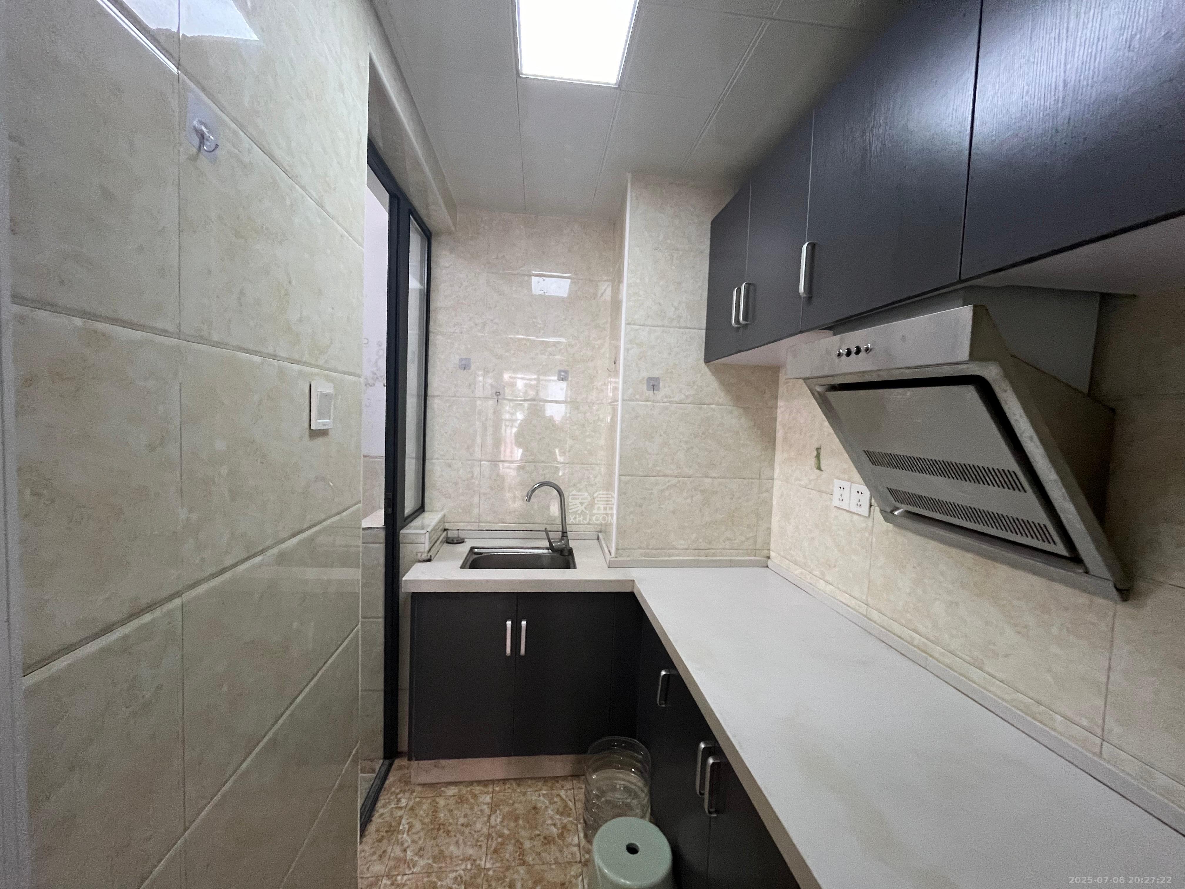 中建芙蓉工社  2室1厅1卫   1700.00元/月室内图