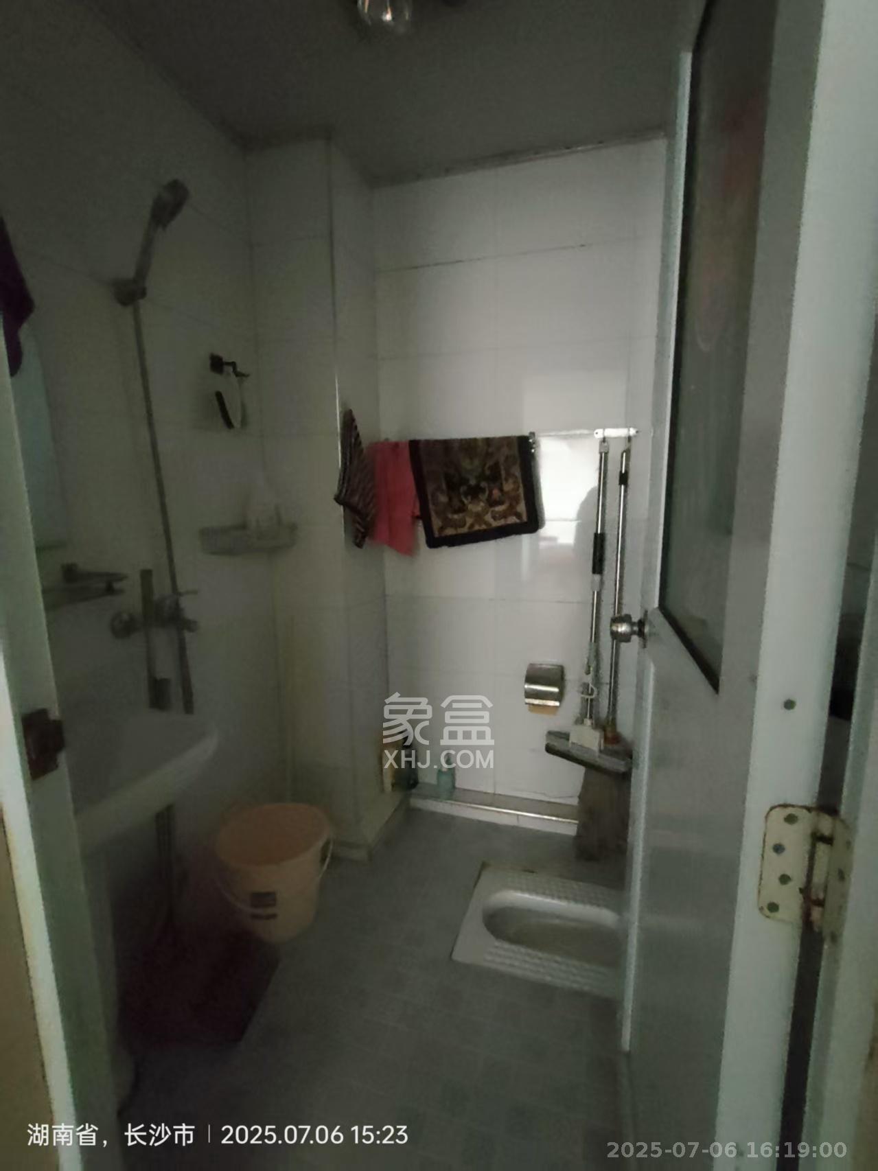 天城湖光山色  2室1厅1卫    1500.0元/月室内图