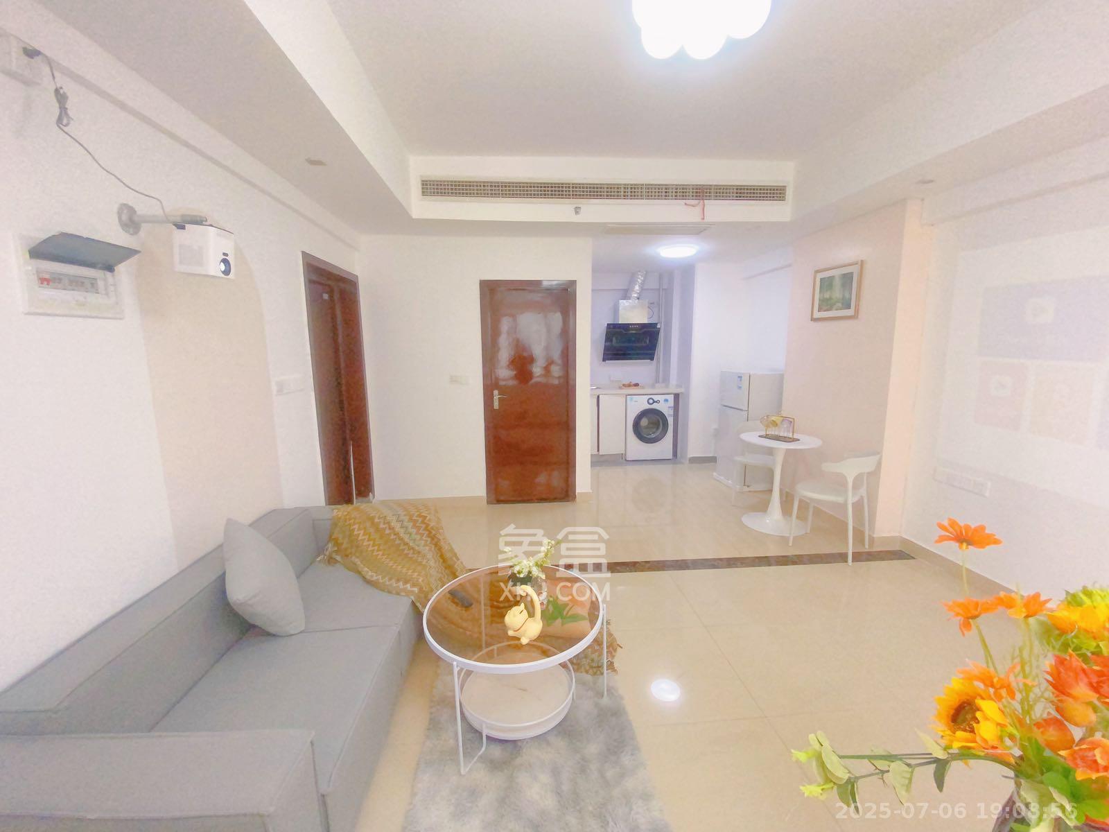 摩天一号 1室1厅1卫 2000.0元/月 摩天一号 1室1厅1卫 2000.0元/月室内图