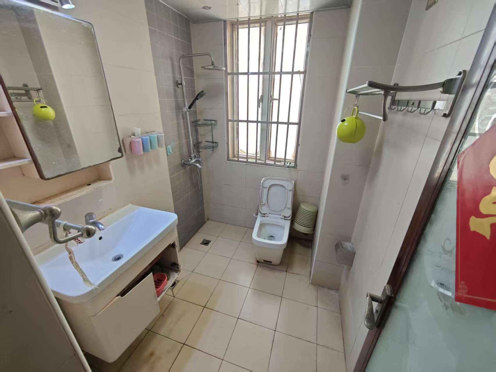 滨江度假城 2室1厅1卫 1600.0元/月 滨江度假城 2室1厅1卫 1600.0元/月室内图