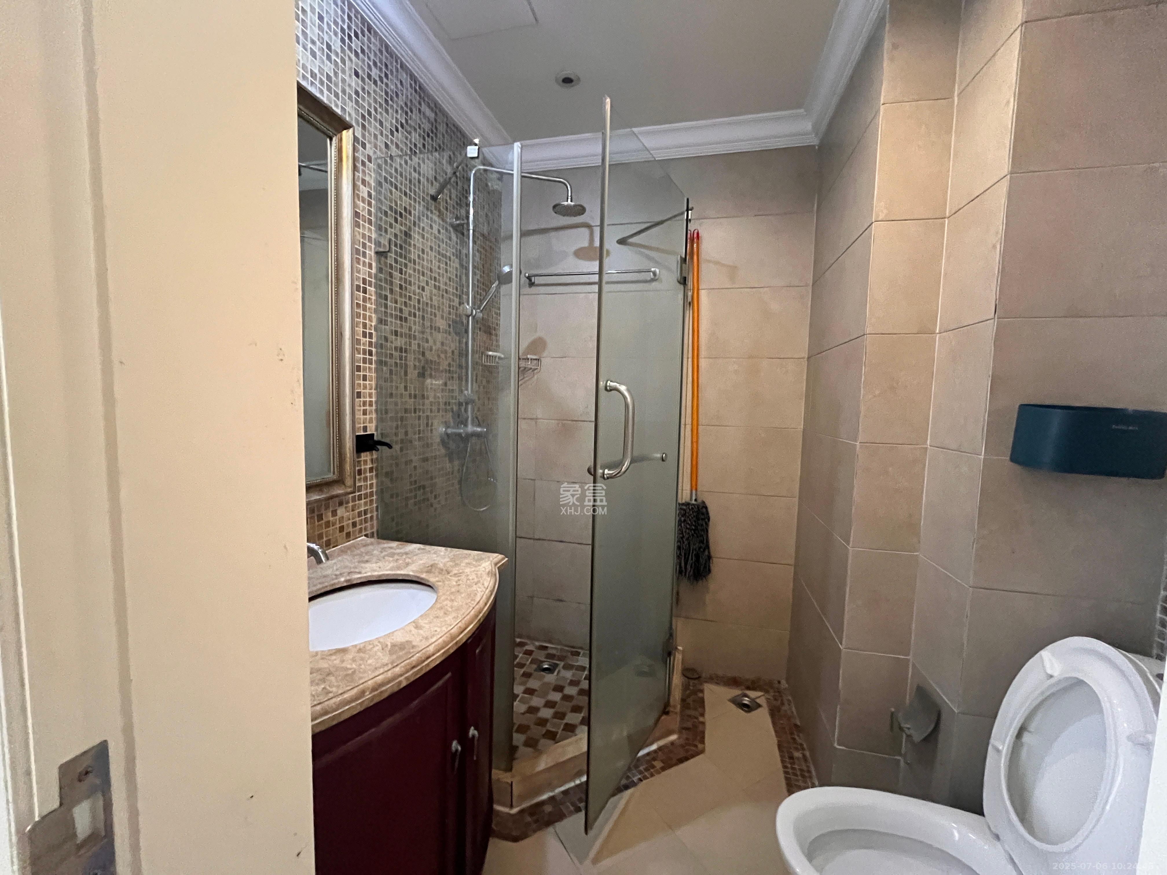 郡原广场 1室1厅1卫 1800.0元/月 郡原广场 1室1厅1卫 1800.0元/月室内图