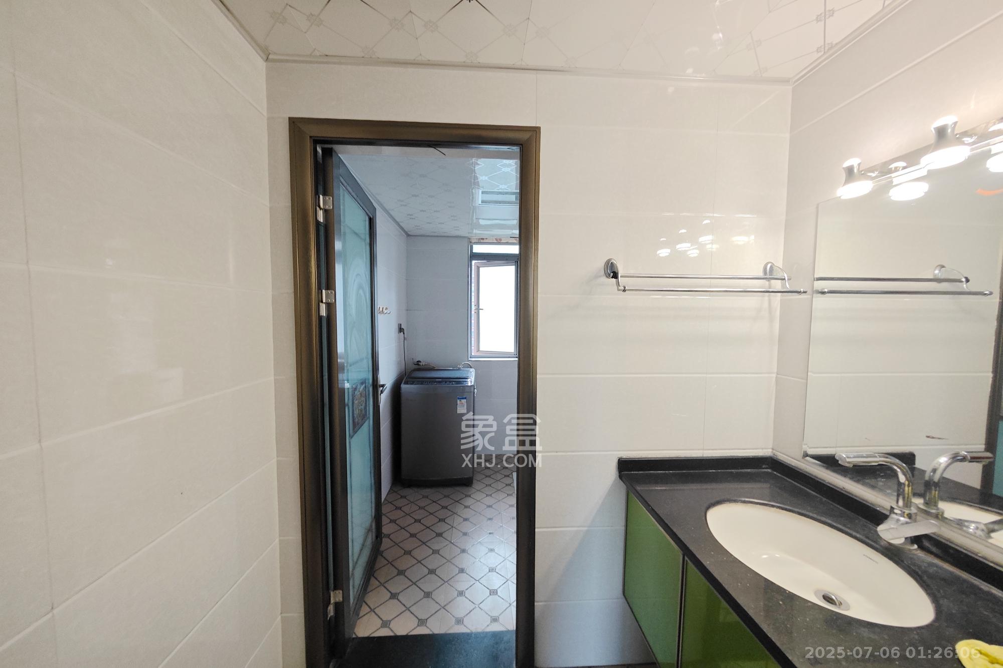 新城新世界一二三期 4室2厅2卫 158.0万 新城新世界一二三期 4室2厅2卫 158.0万其他