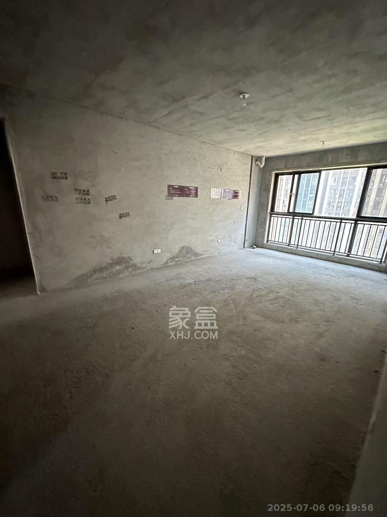 天元广场  3室2厅2卫   55.80万室内图1