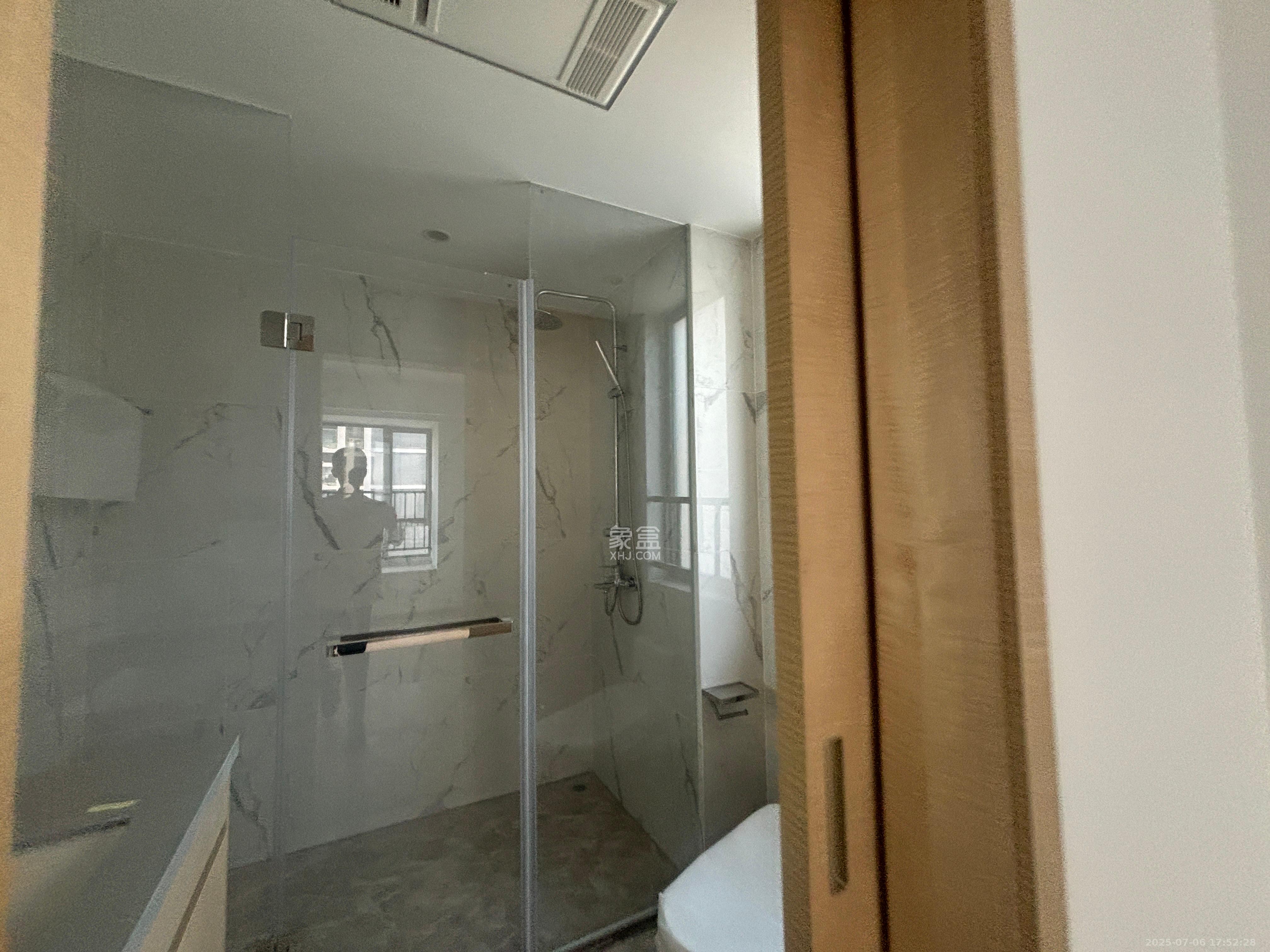 复地滨江金融中心  4室2厅2卫    7000.0元/月 复地滨江金融中心  4室2厅2卫    7000.0元/月室内图