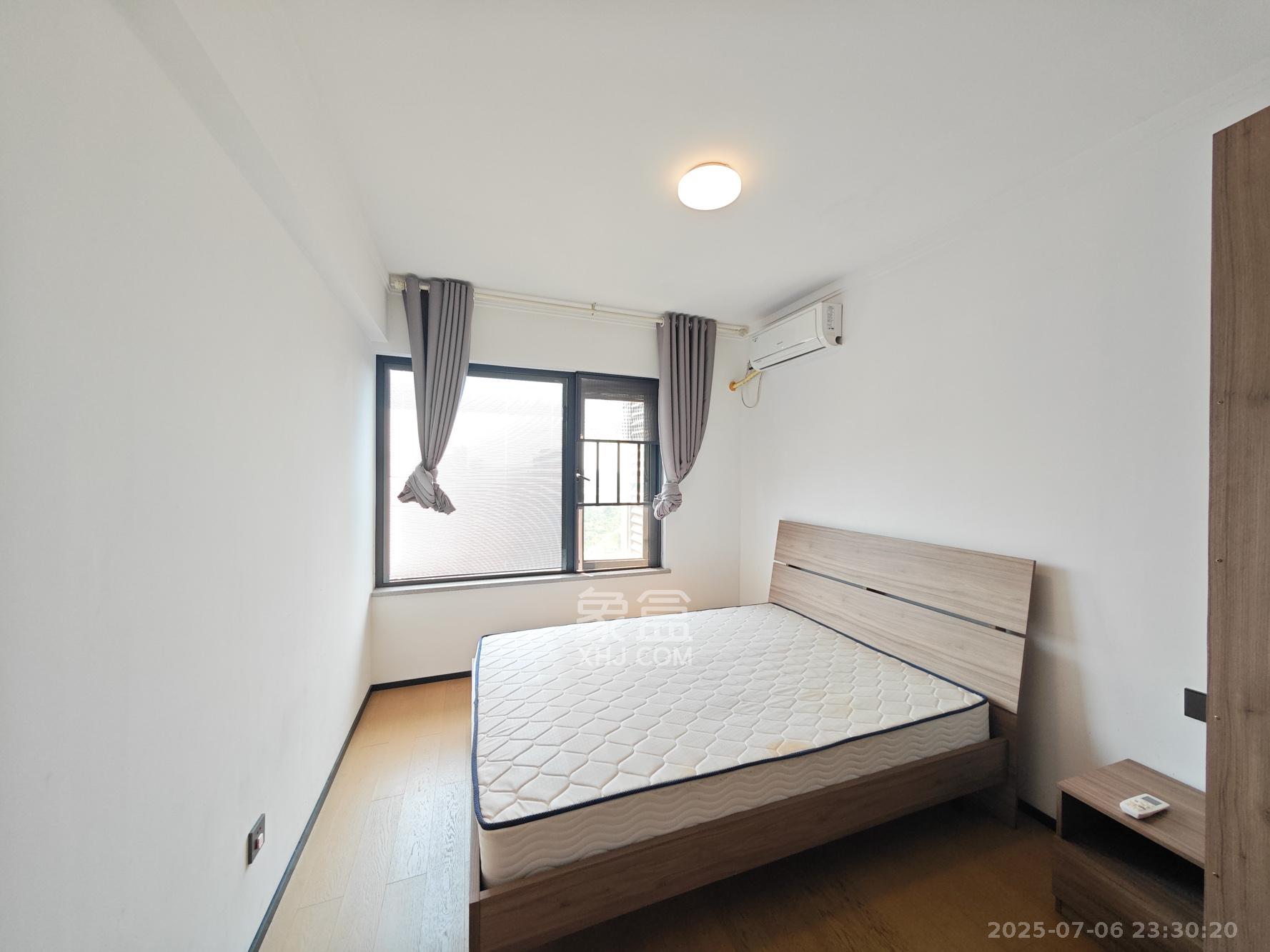 万科魅力之城  3室2厅2卫    115.0万 万科魅力之城  3室2厅2卫    115.0万卧室