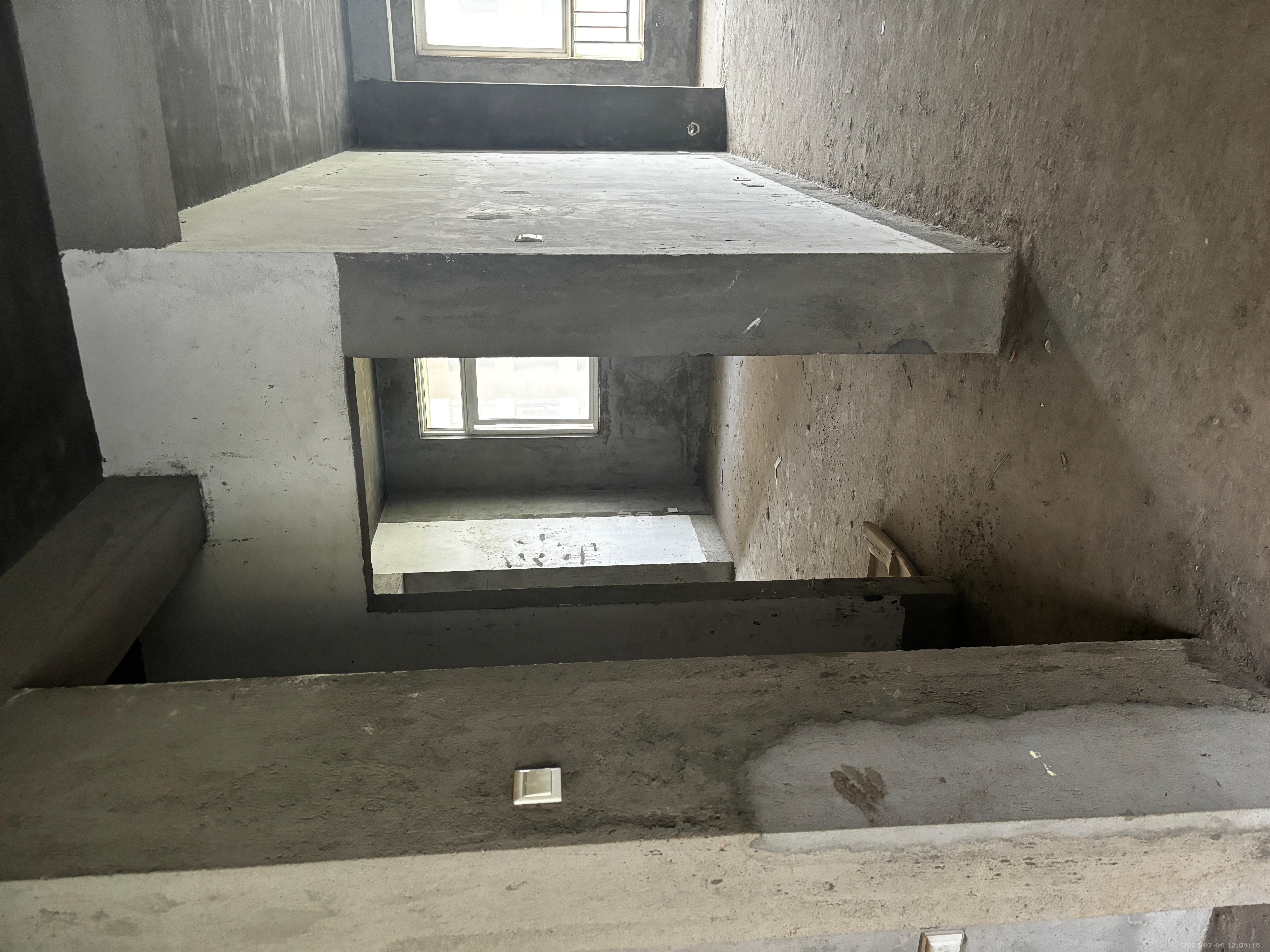 星城福邸(雄天朗郡) 4室2厅2卫 2200.0元/月 星城福邸(雄天朗郡) 4室2厅2卫 2200.0元/月室内图