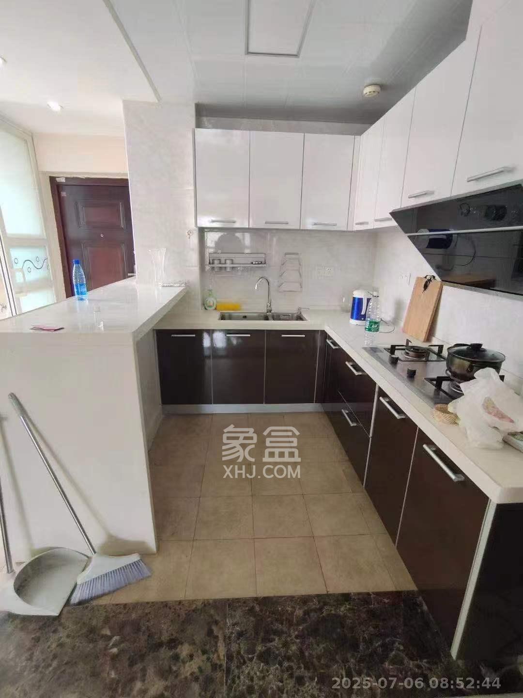 卓越蔚蓝海岸三期  2室2厅1卫    1800.0元/月 卓越蔚蓝海岸三期  2室2厅1卫    1800.0元/月室内图