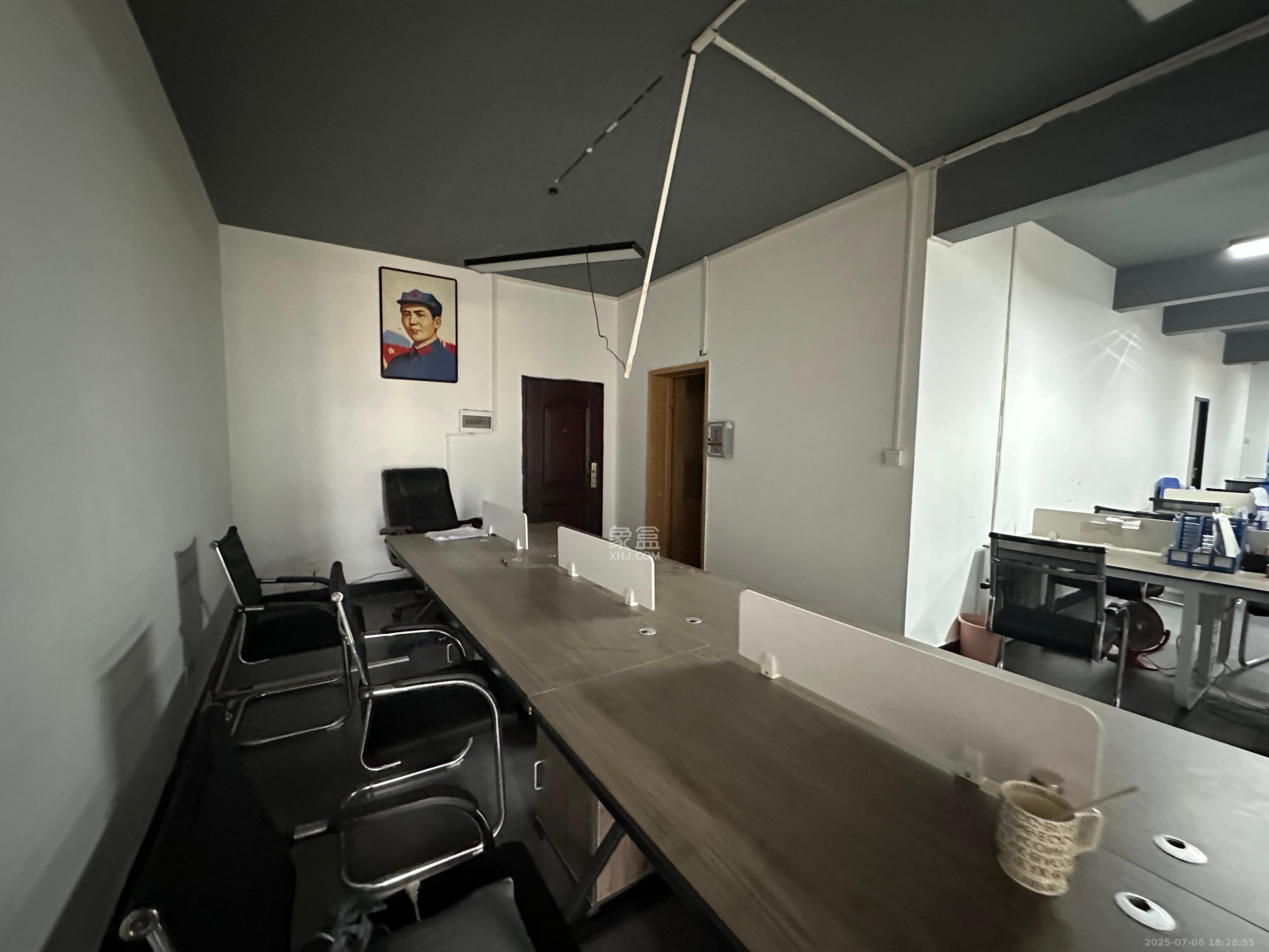 红星国际星城  1室1厅1卫    4500.0元/月 红星国际星城  1室1厅1卫    4500.0元/月室内图