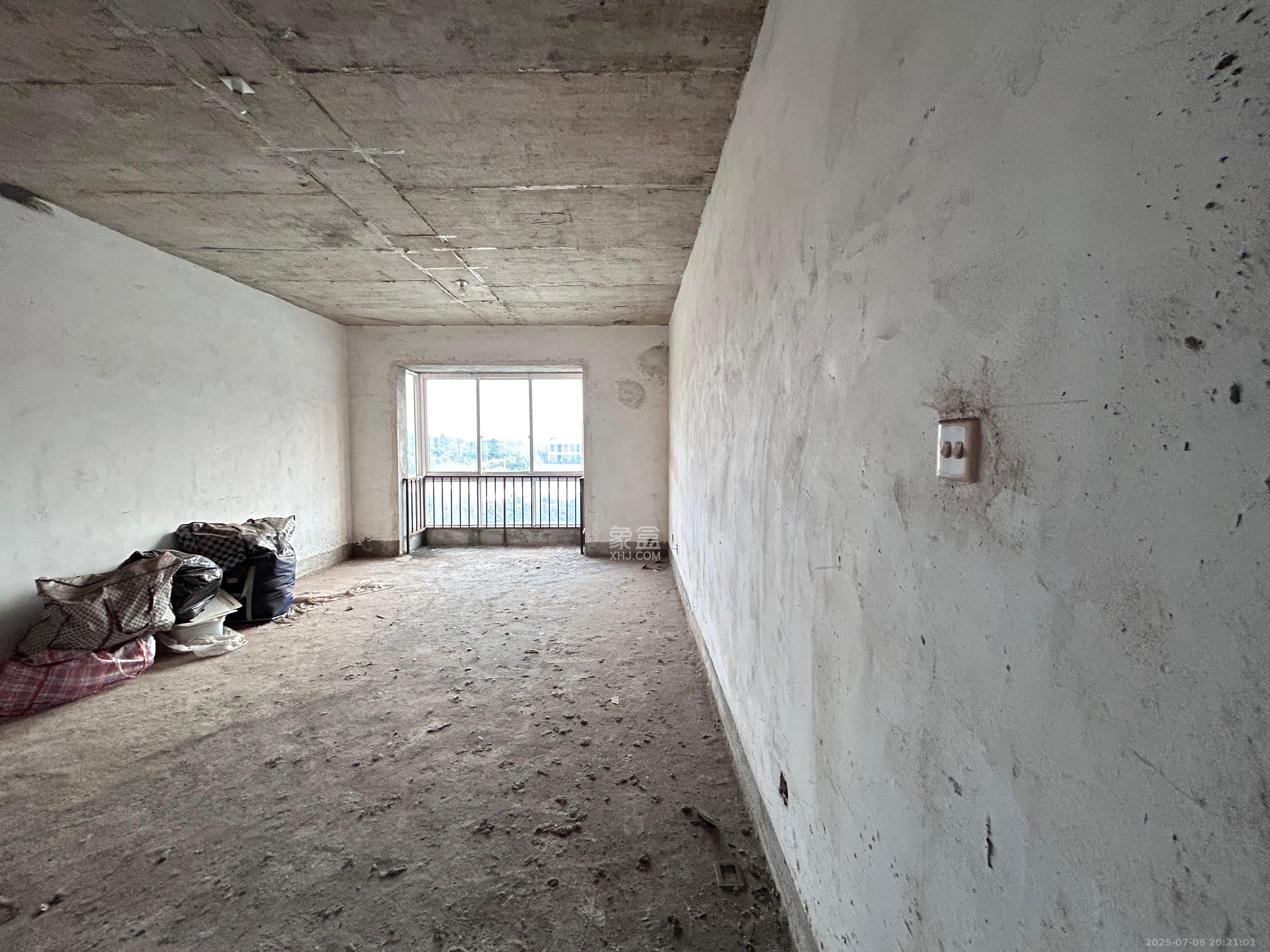 金鹰机电大市场 4室2厅2卫 1500.0元/月 金鹰机电大市场 4室2厅2卫 1500.0元/月室内图