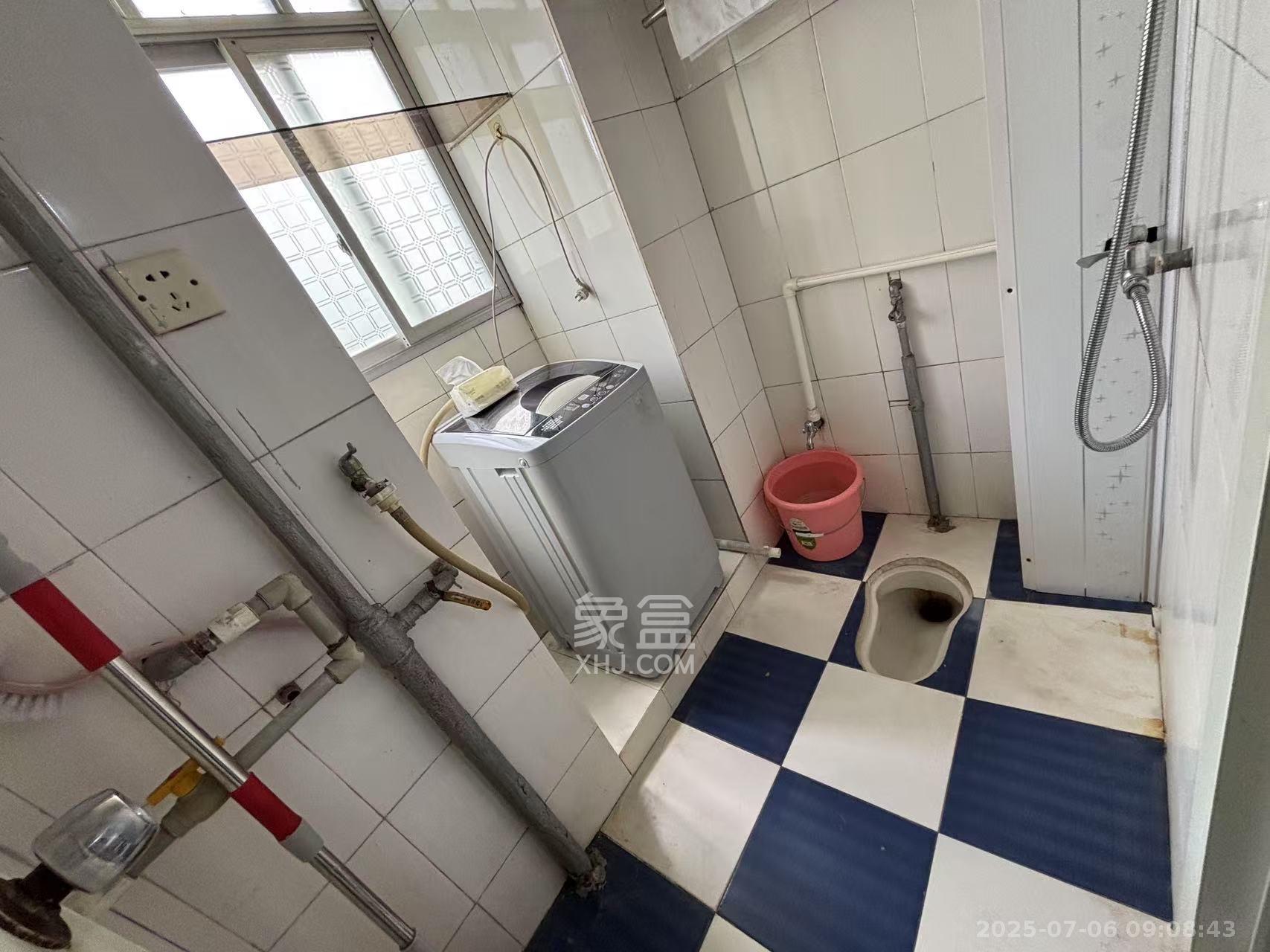 桂花路铁建宿舍  2室1厅1卫    1500.0元/月 桂花路铁建宿舍  2室1厅1卫    1500.0元/月室内图