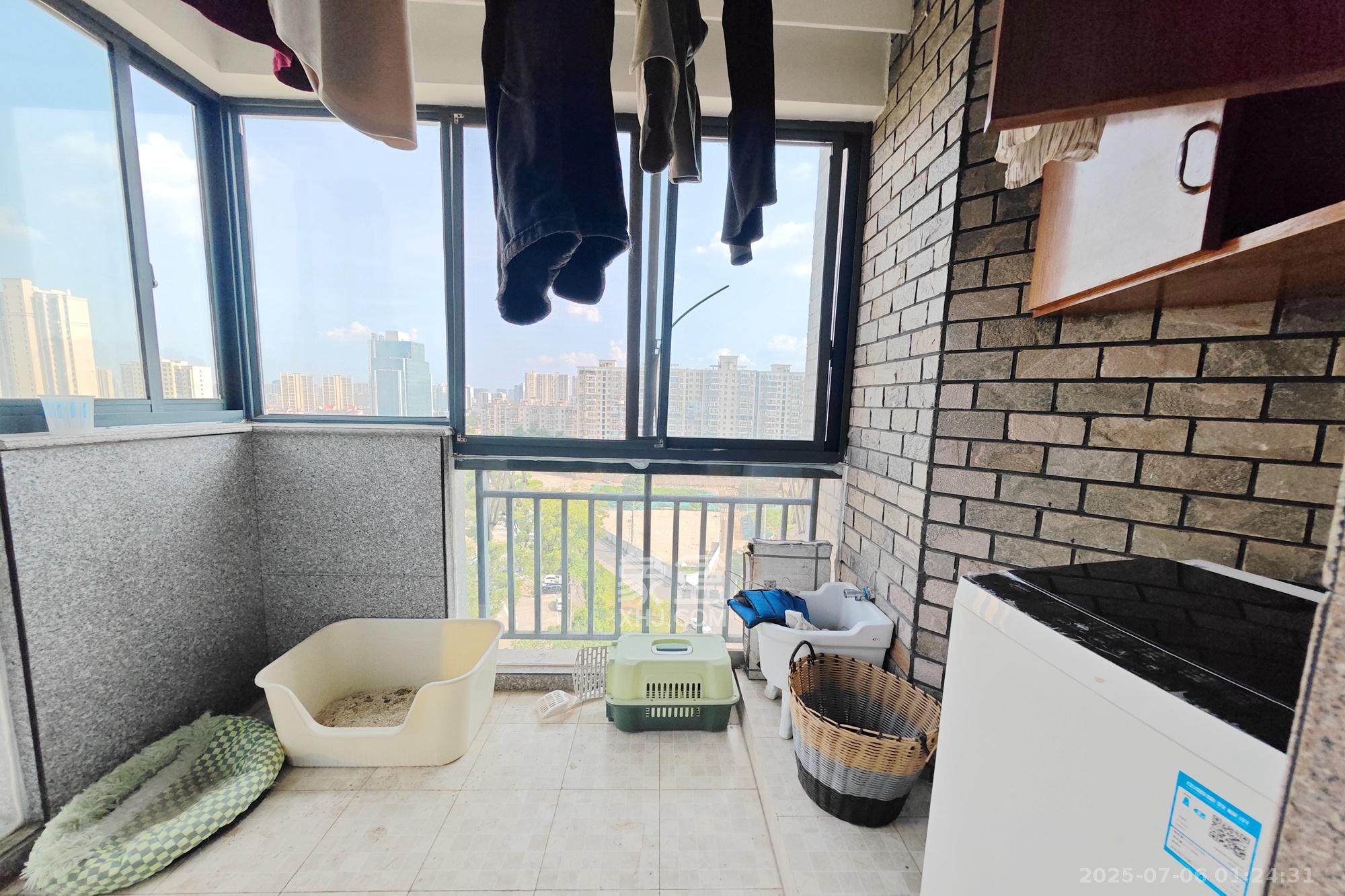 锦绣世纪 2室2厅1卫 108.5万 锦绣世纪 2室2厅1卫 108.5万阳台