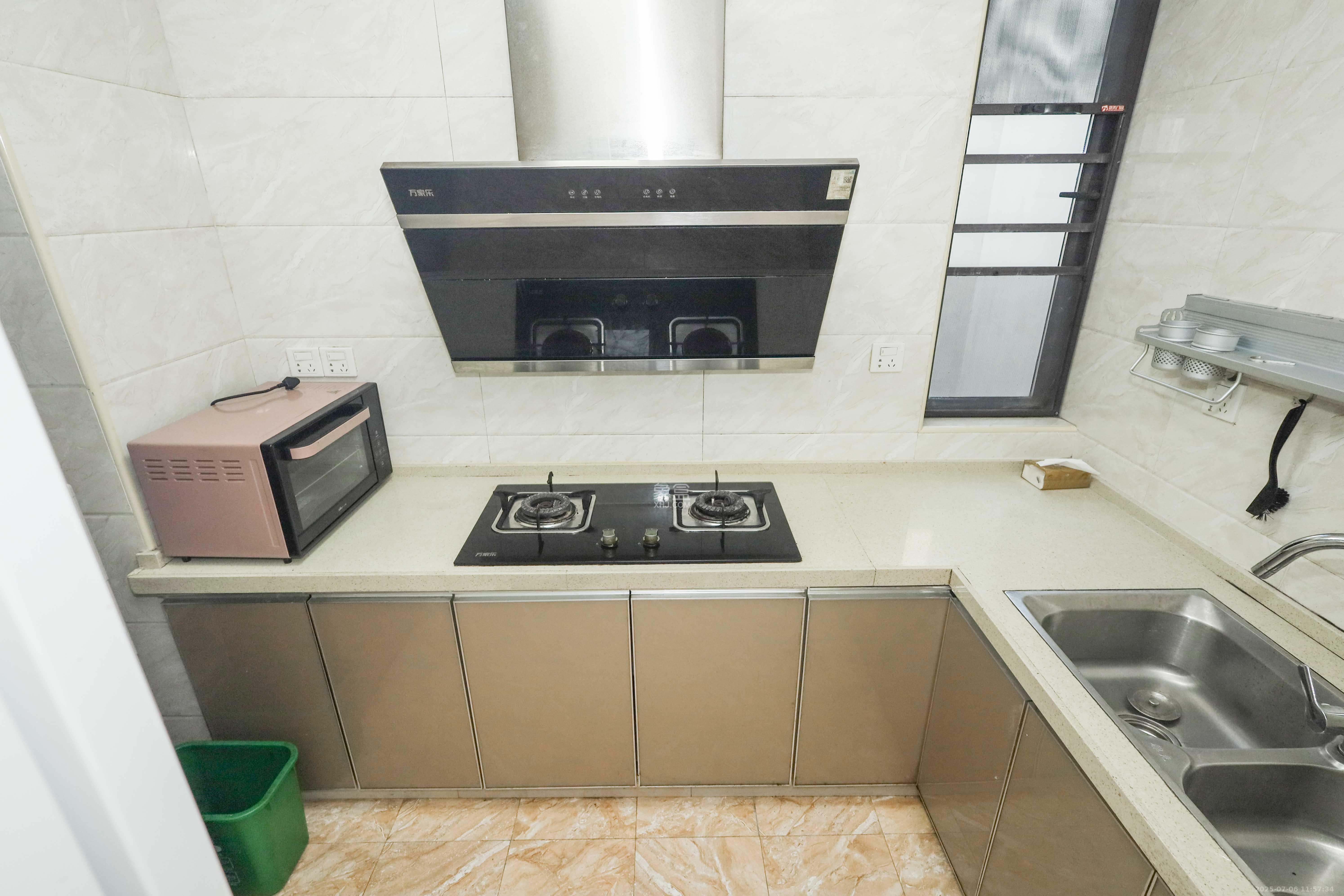 惠天然梅岭国际 3室2厅1卫 105.0万 惠天然梅岭国际 3室2厅1卫 105.0万厨房