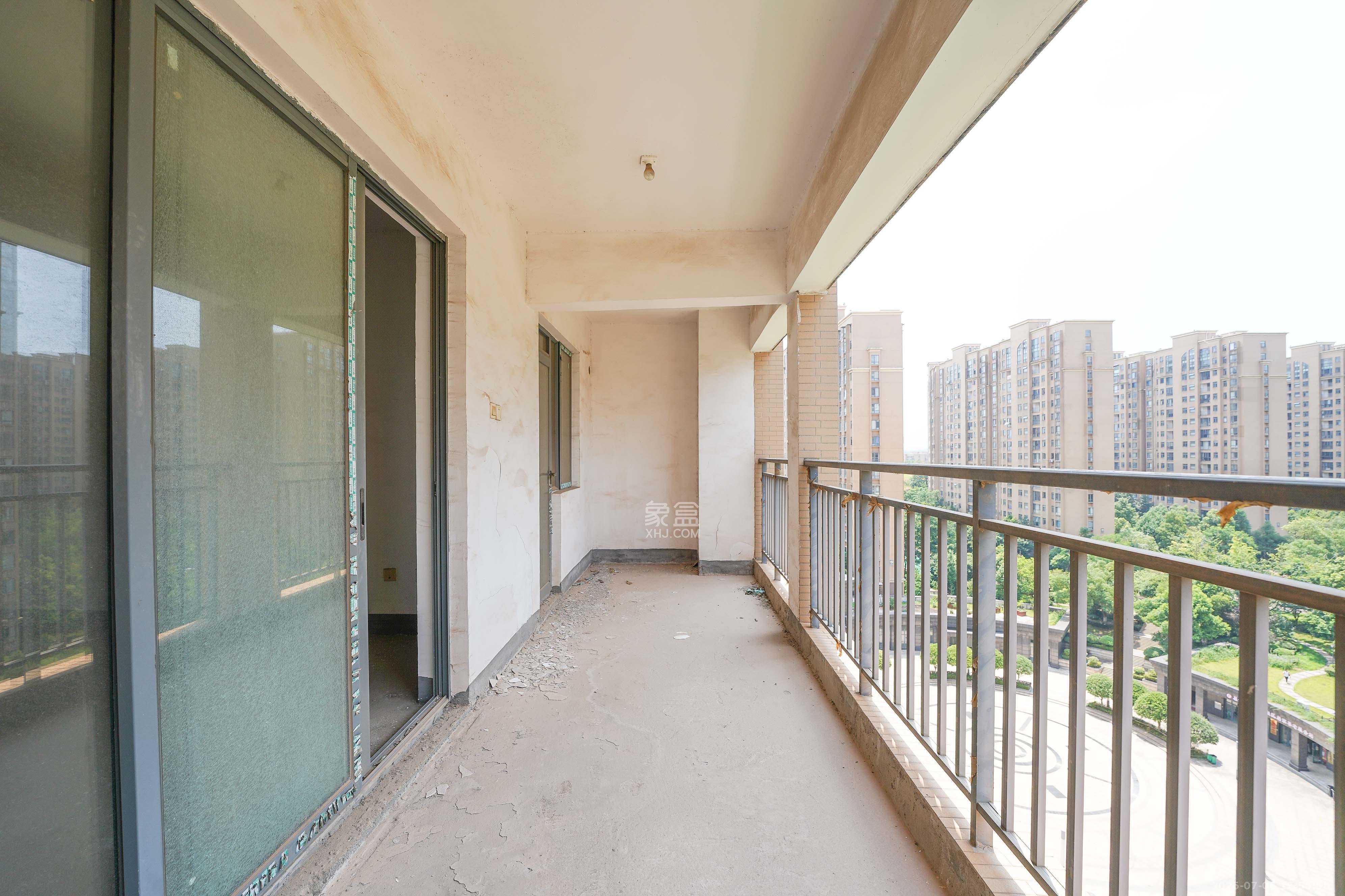 和美星城  4室2厅1卫    105.0万 和美星城  4室2厅1卫    105.0万阳台