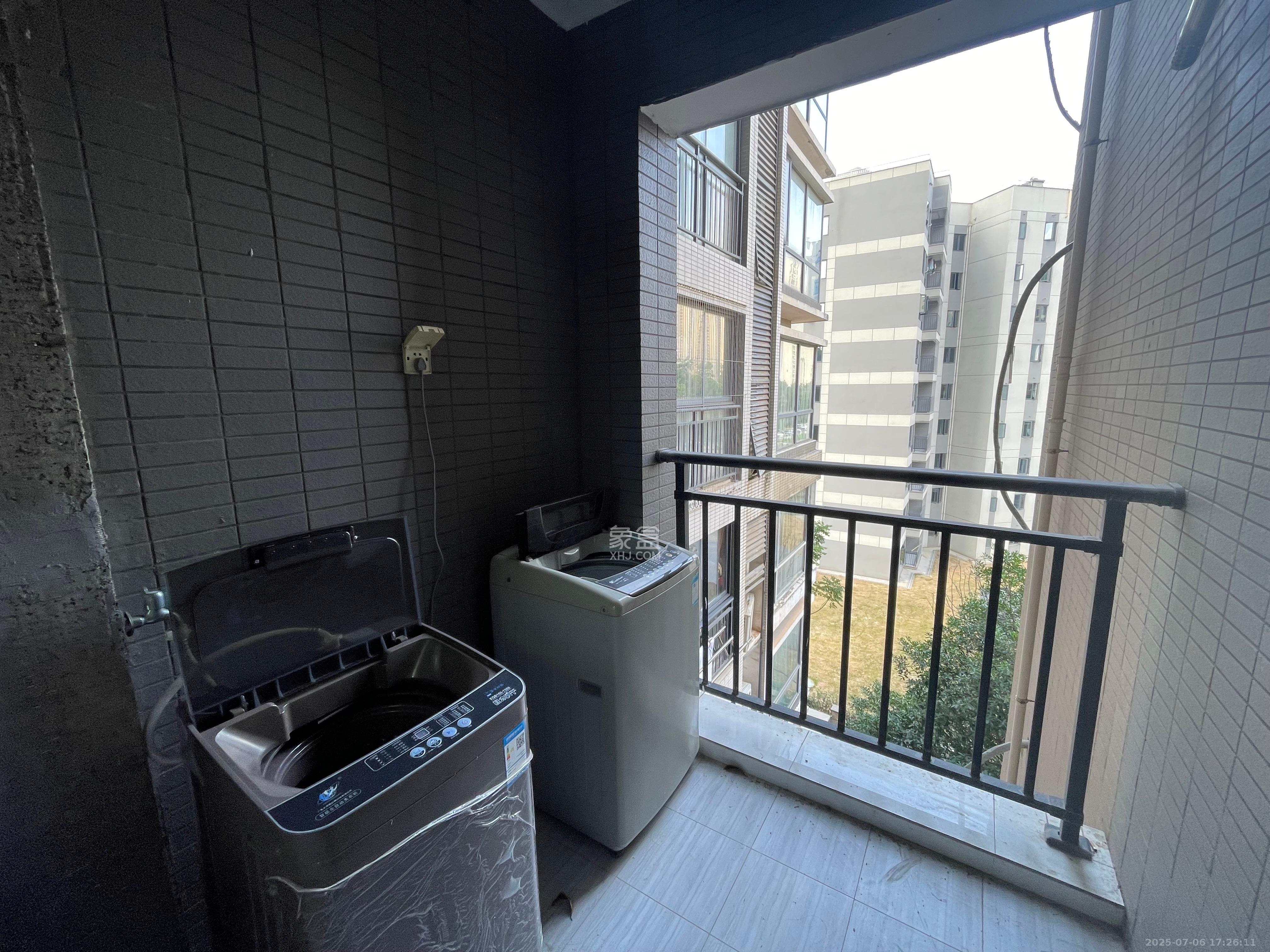 极目楚天  3室2厅2卫    2800.0元/月室内图