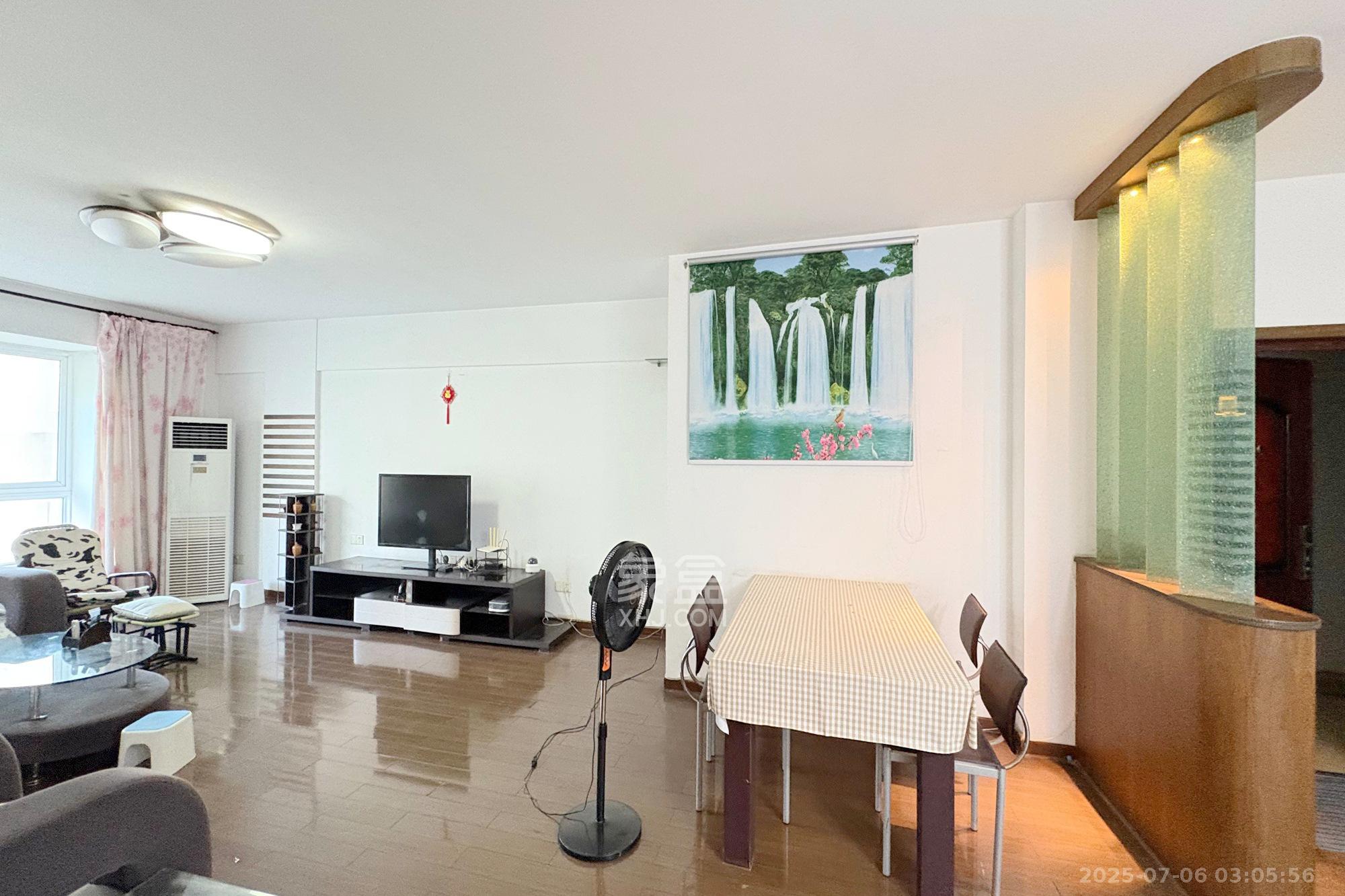 滨湖嘉园(湖滨小区)  4室2厅1卫    108.0万 滨湖嘉园(湖滨小区)  4室2厅1卫    108.0万客厅