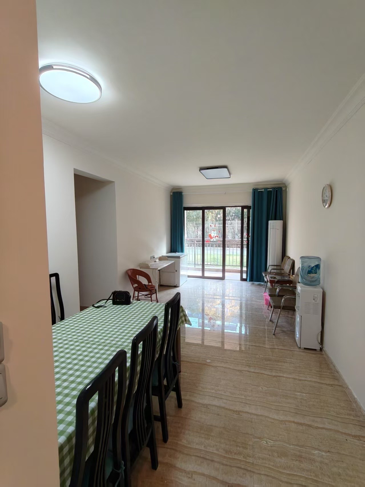 碧桂园酃湖世家 3室2厅2卫 2200.0元/月 碧桂园酃湖世家 3室2厅2卫 2200.0元/月室内图