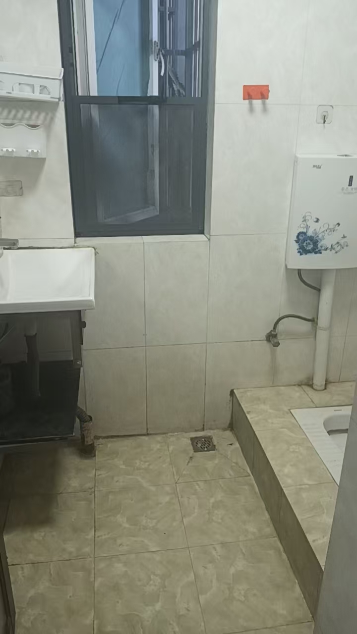 金美花园  1室0厅0卫    1500.0元/月 金美花园  1室0厅0卫    1500.0元/月室内图