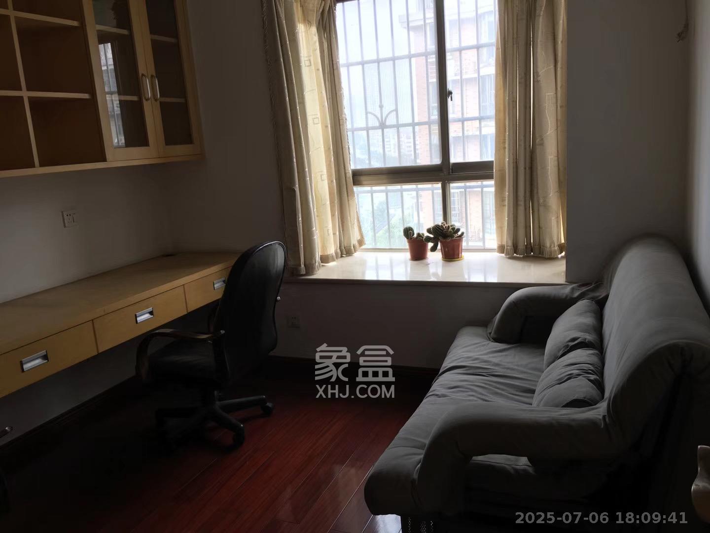 德馨园  3室2厅0卫    2500.0元/月 德馨园  3室2厅0卫    2500.0元/月室内图