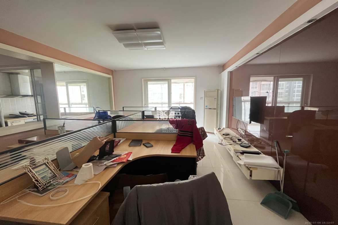 丽星景园  3室2厅1卫    3000.0元/月 丽星景园  3室2厅1卫    3000.0元/月室内图