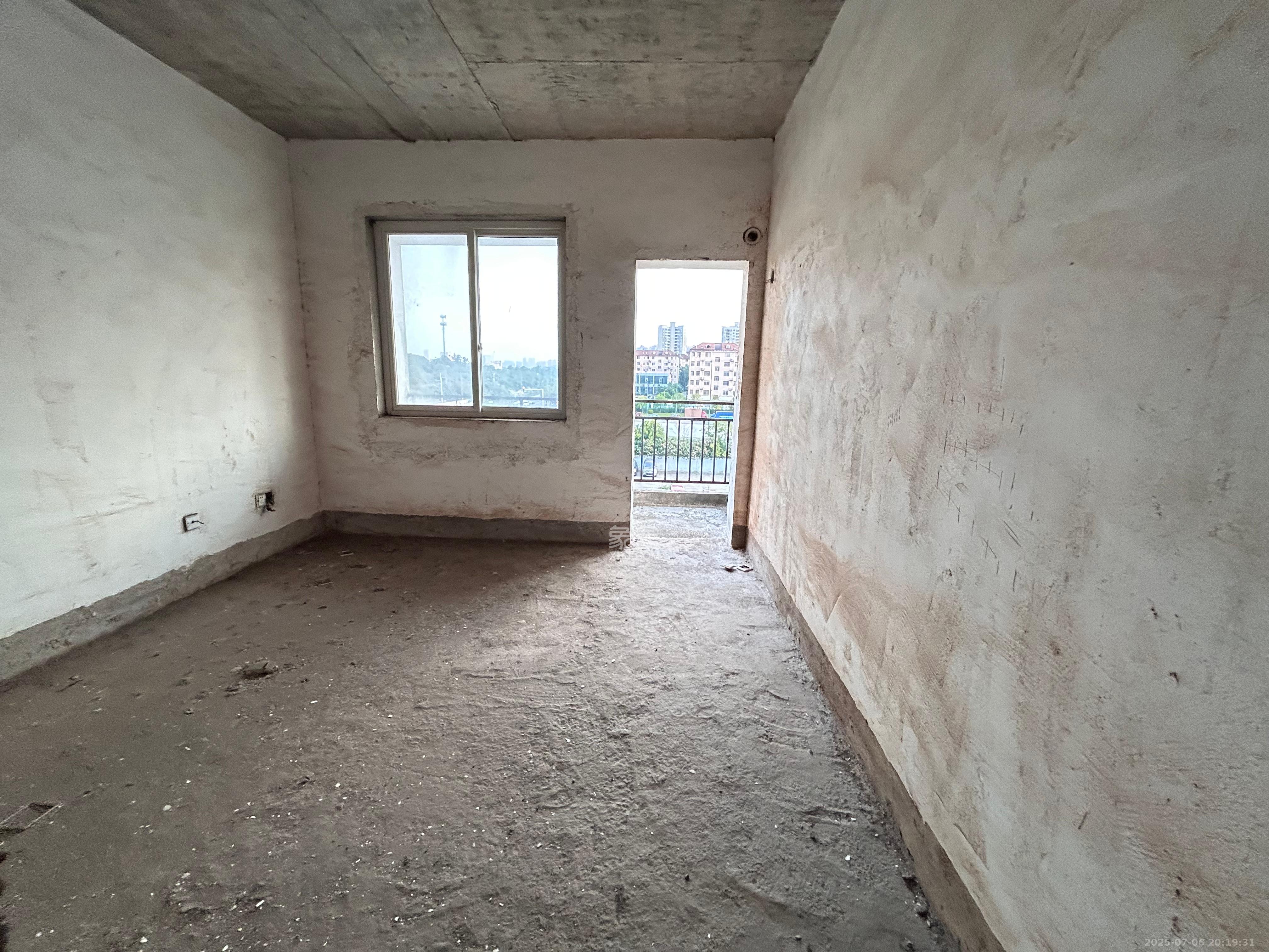 金鹰机电大市场 4室2厅2卫 1500.0元/月 金鹰机电大市场 4室2厅2卫 1500.0元/月室内图