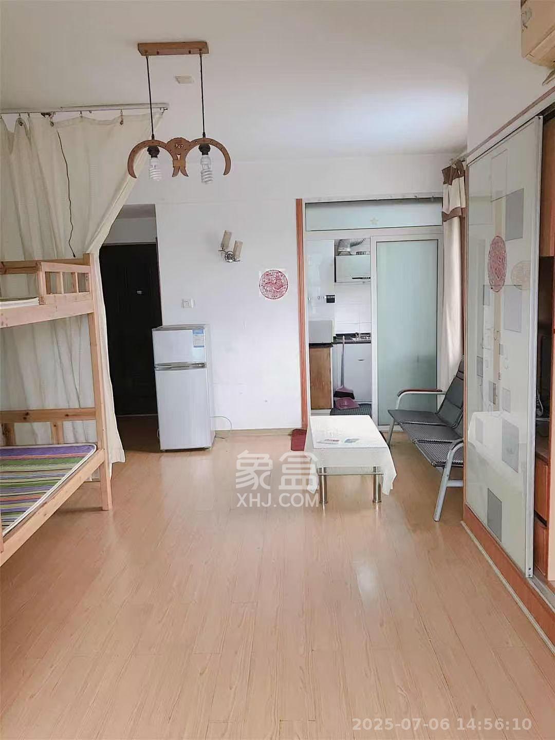 都市家园  1室1厅1卫   1450.00元/月室内图