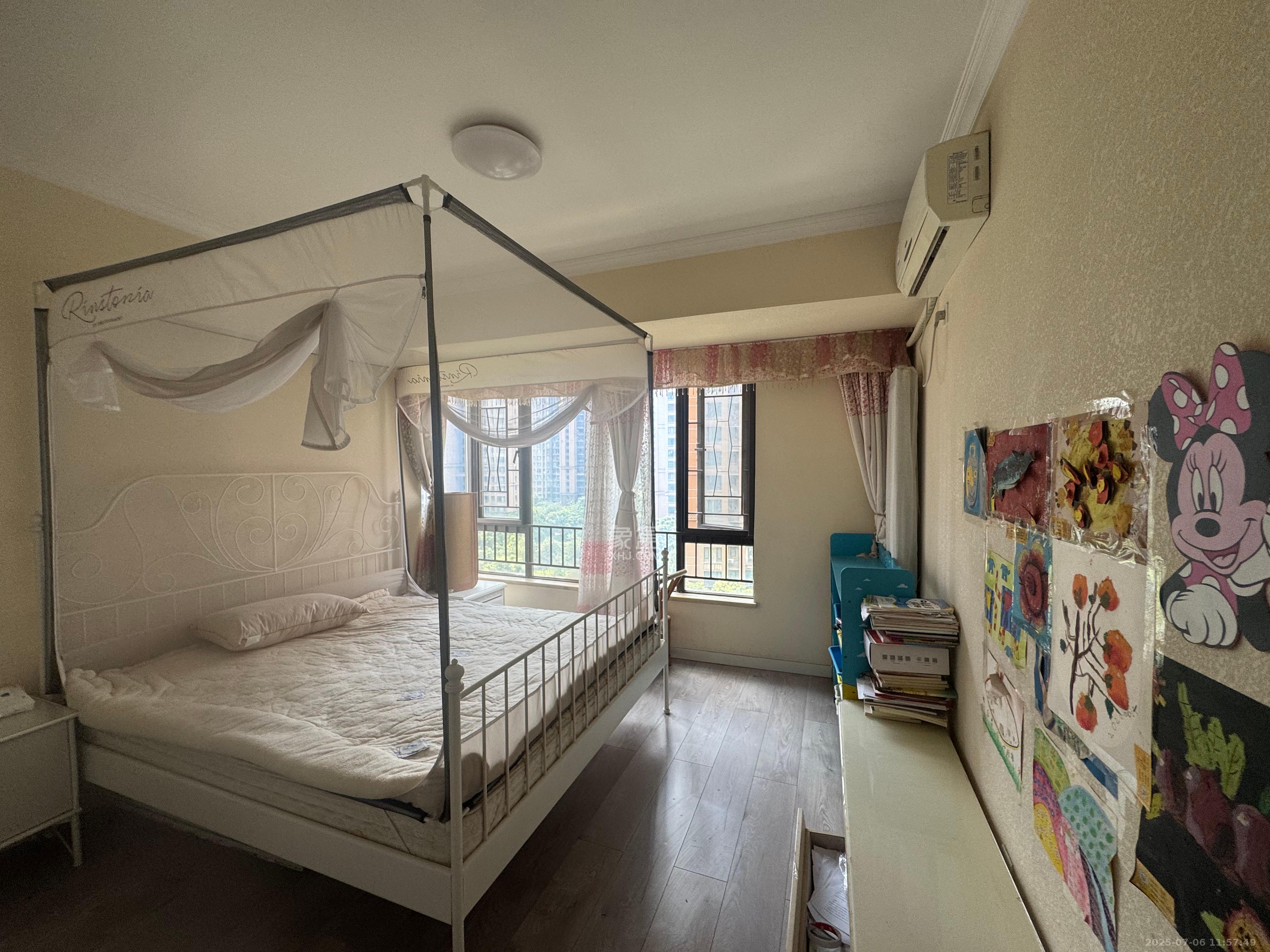 中海国际一期  3室2厅2卫    2000.0元/月 中海国际一期  3室2厅2卫    2000.0元/月室内图