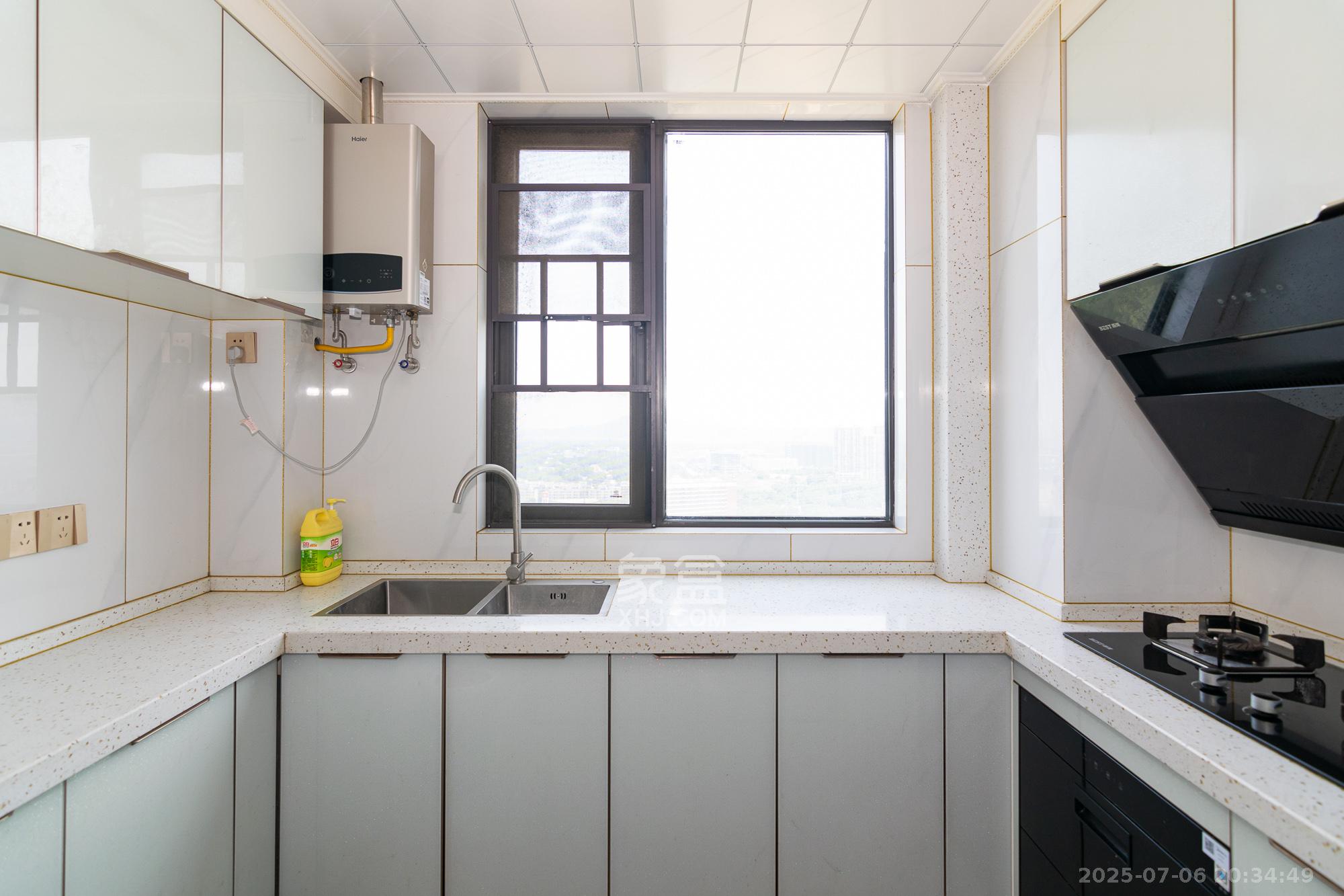 美的翰城  4室2厅1卫    80.0万 美的翰城  4室2厅1卫    80.0万厨房