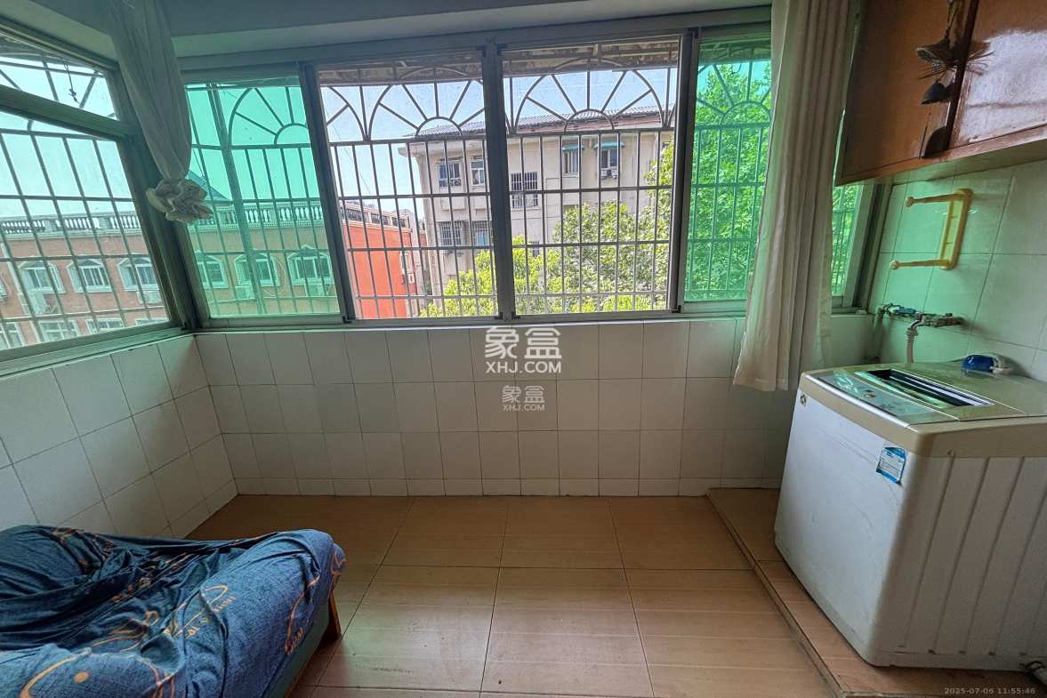 妹子山社区(曙光社区) 2室1厅1卫 1600.0元/月 妹子山社区(曙光社区) 2室1厅1卫 1600.0元/月室内图